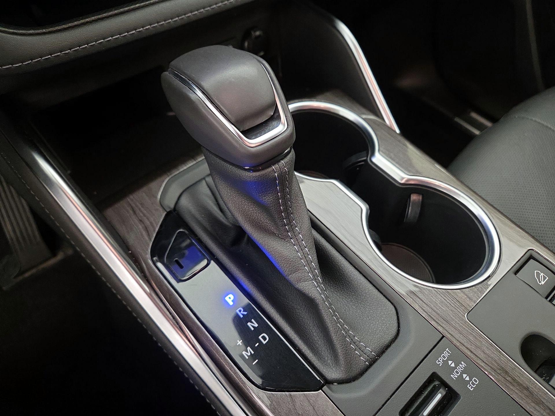 Thumbnail: 2023 Toyota Highlander - 16