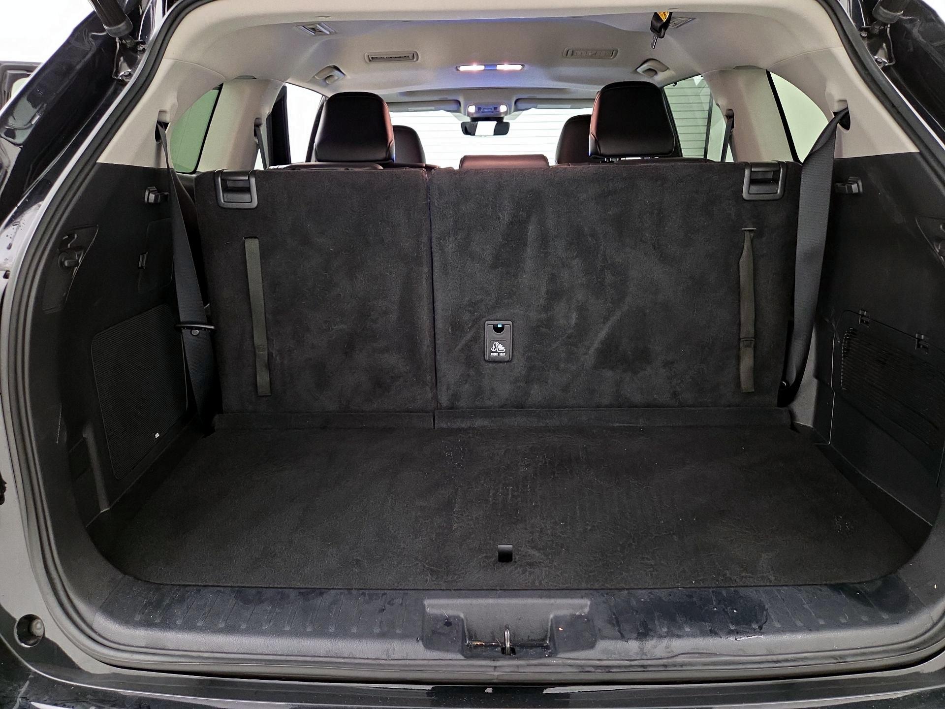 Thumbnail: 2023 Toyota Highlander - 18