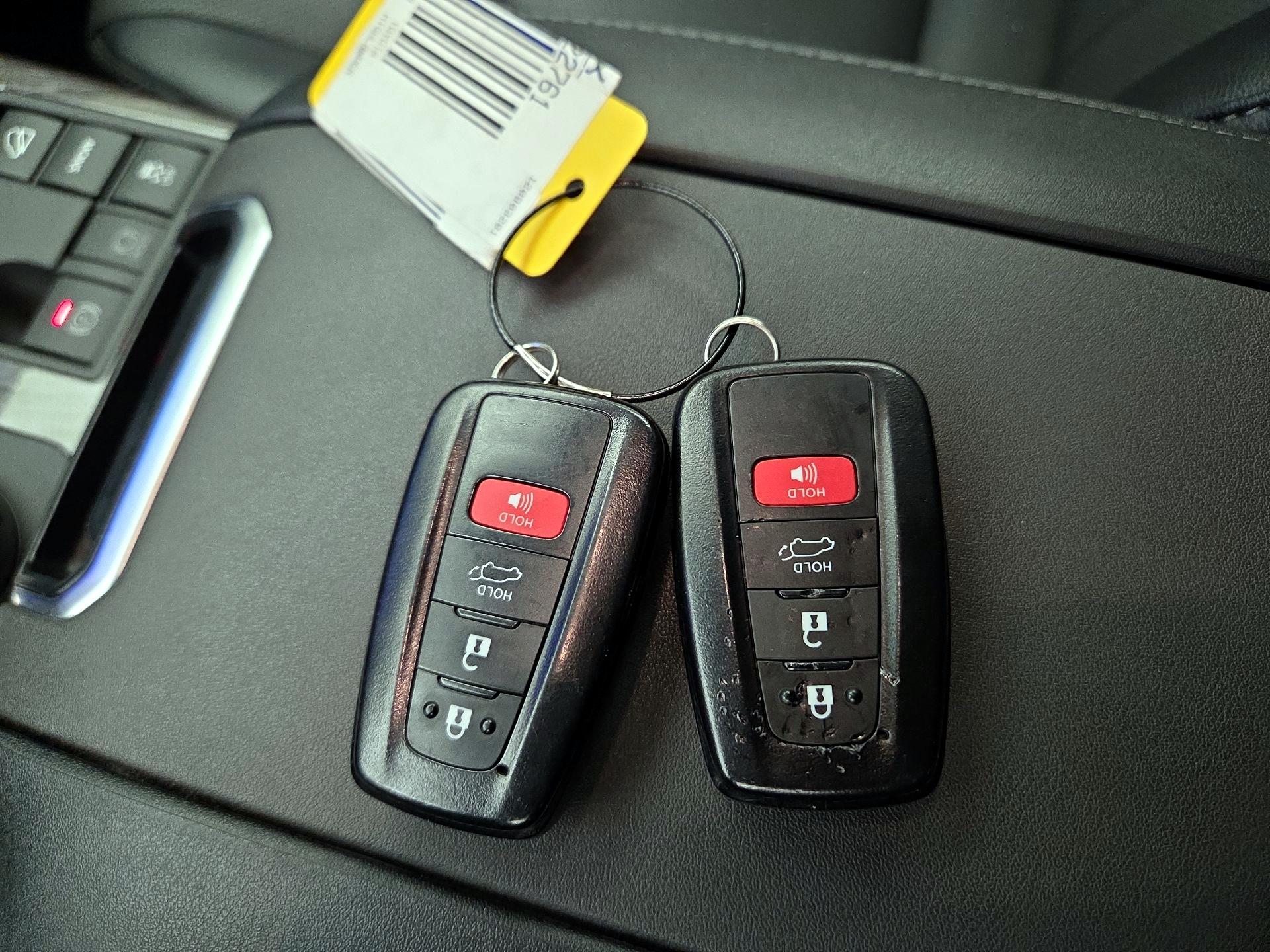 Thumbnail: 2023 Toyota Highlander - 20