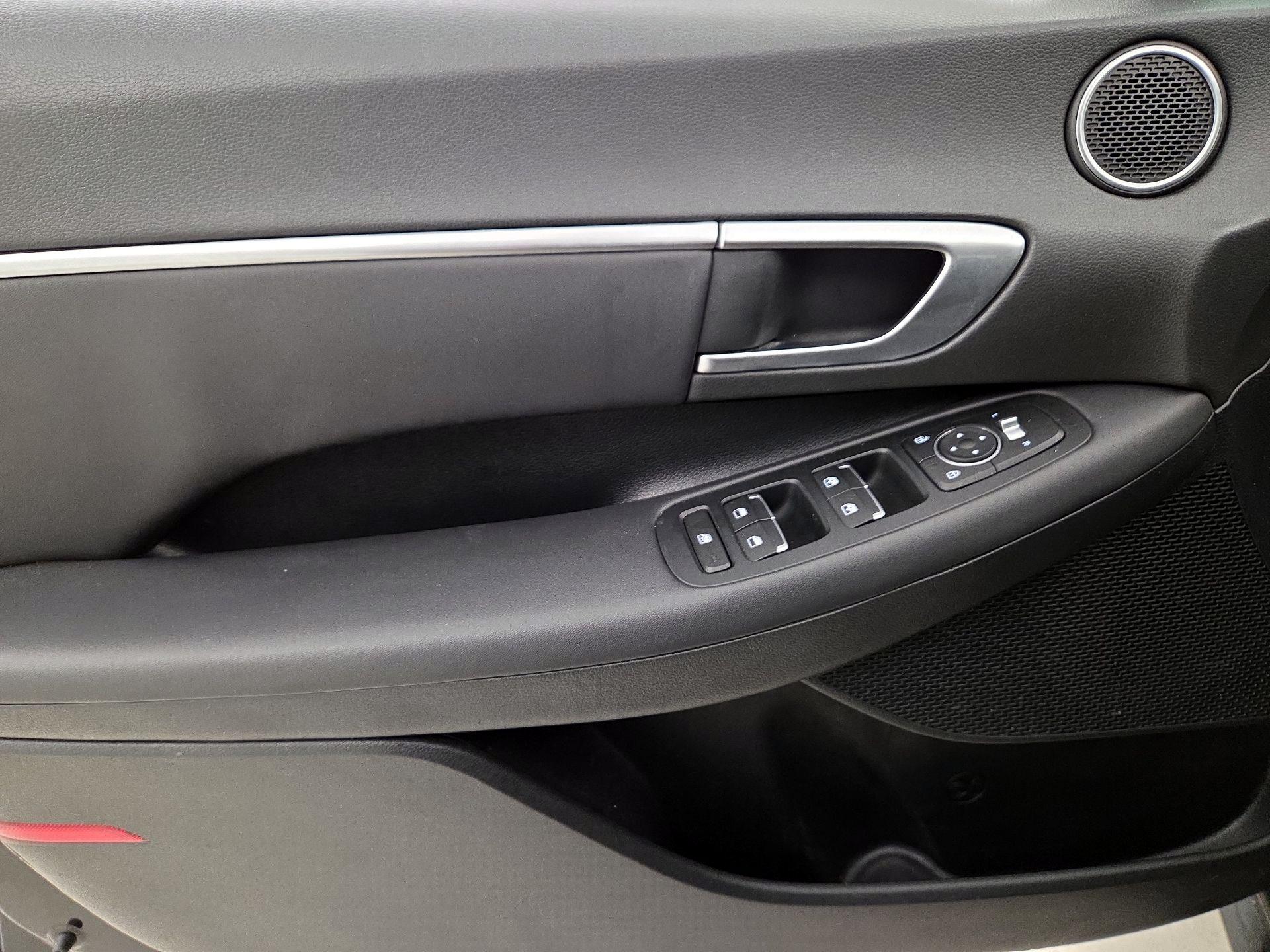 Thumbnail: 2022 Hyundai Sonata - 12