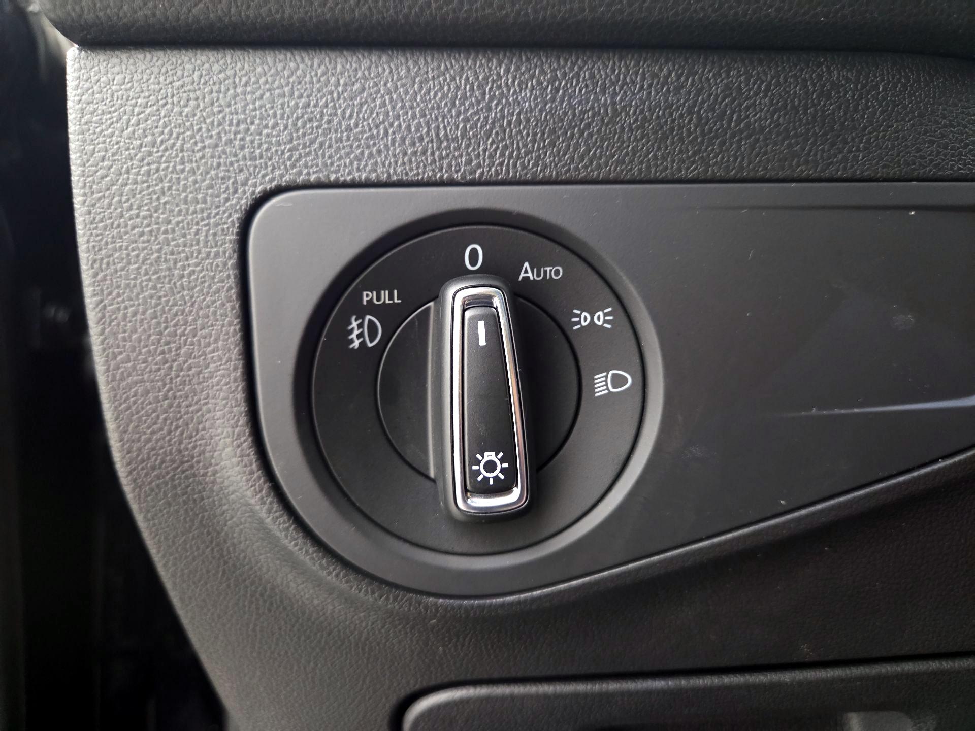 Thumbnail: 2021 Volkswagen Tiguan - 13