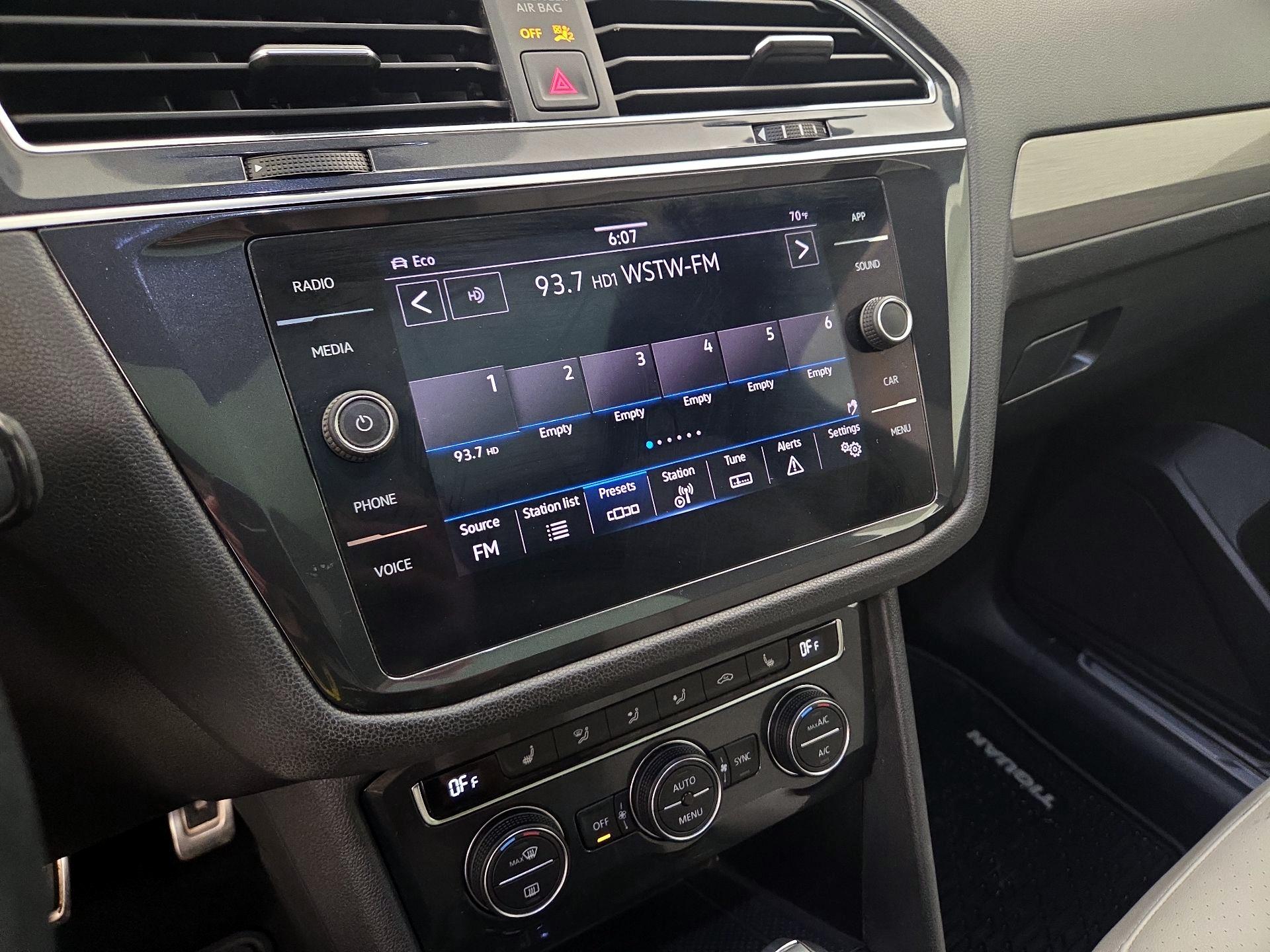 Thumbnail: 2021 Volkswagen Tiguan - 15