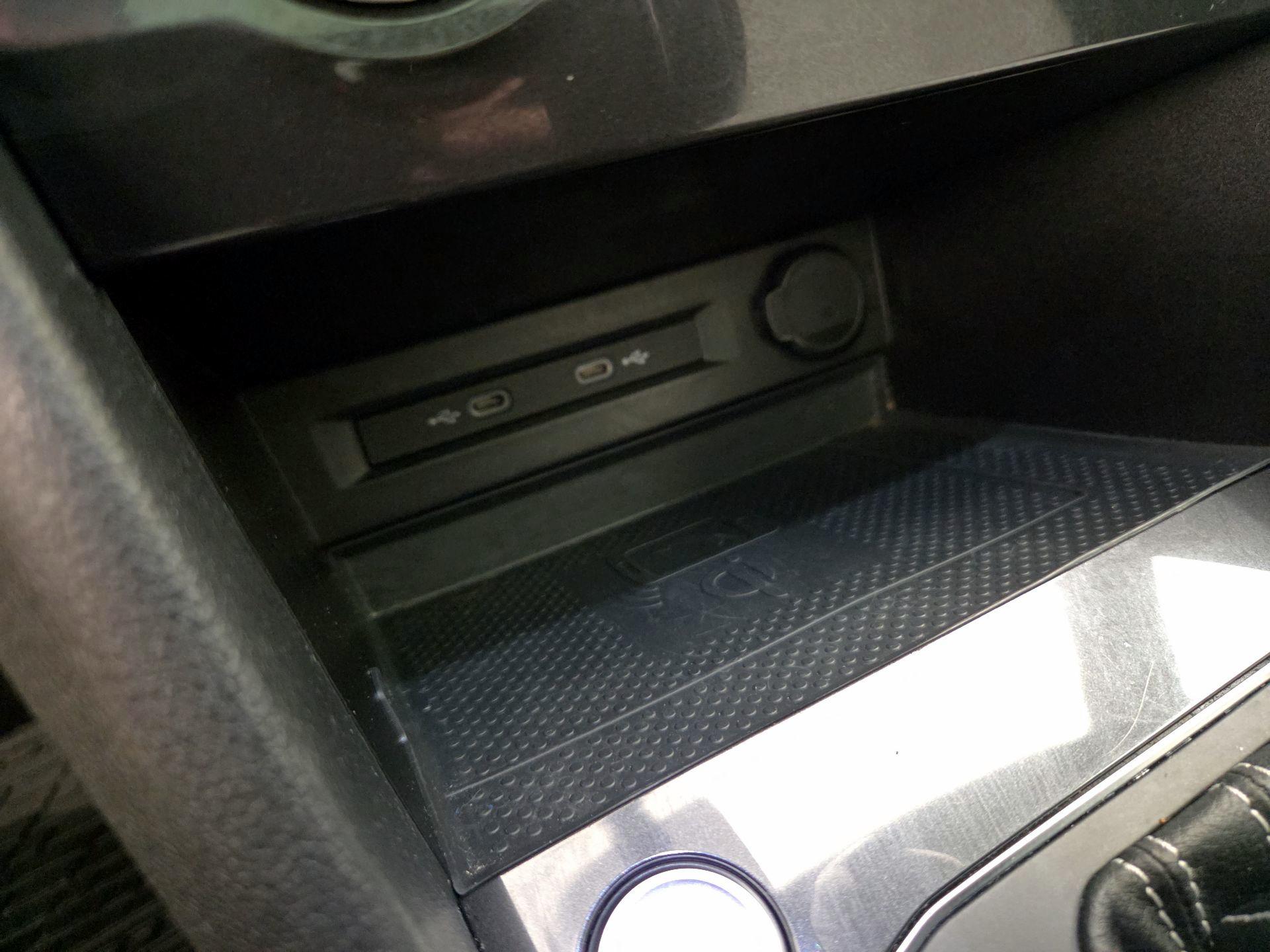 Thumbnail: 2021 Volkswagen Tiguan - 18