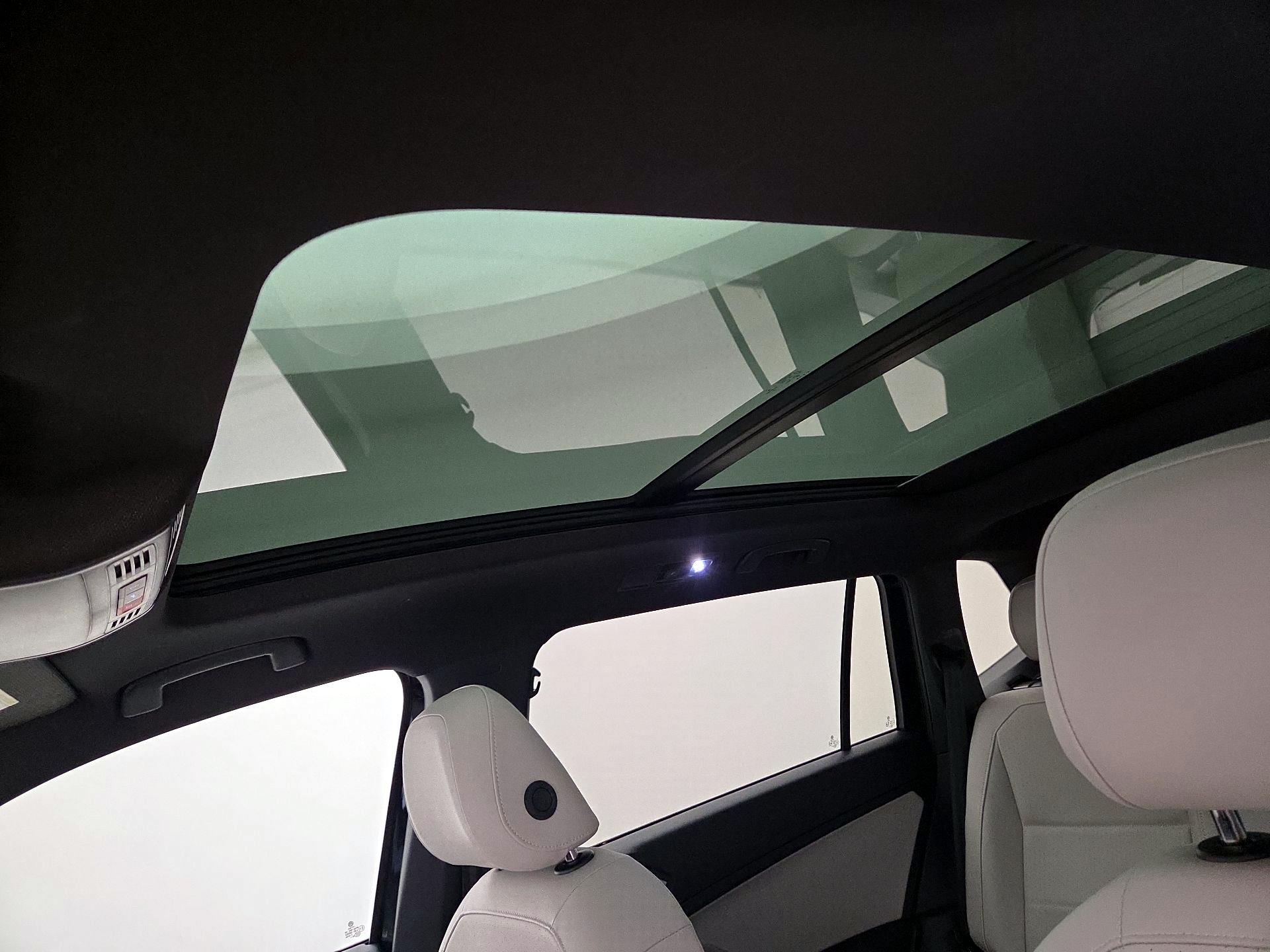 Thumbnail: 2021 Volkswagen Tiguan - 19