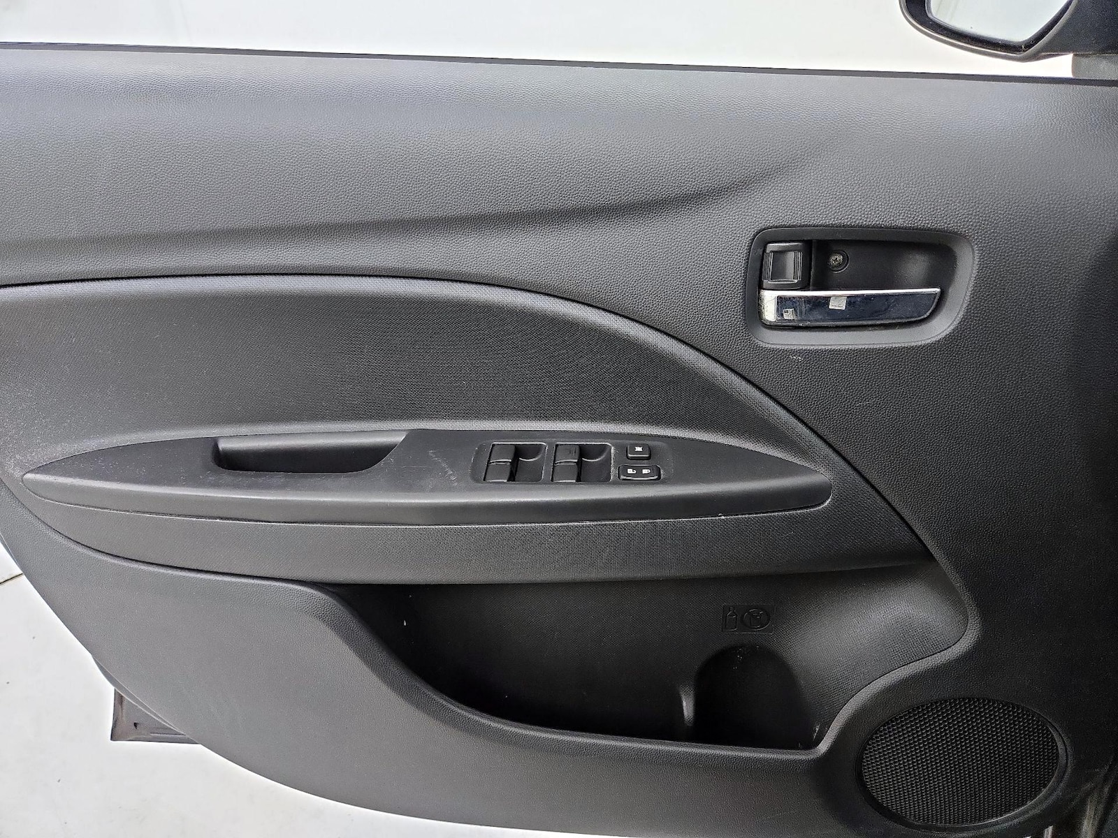 2015 Mitsubishi Mirage ES - Photo 13