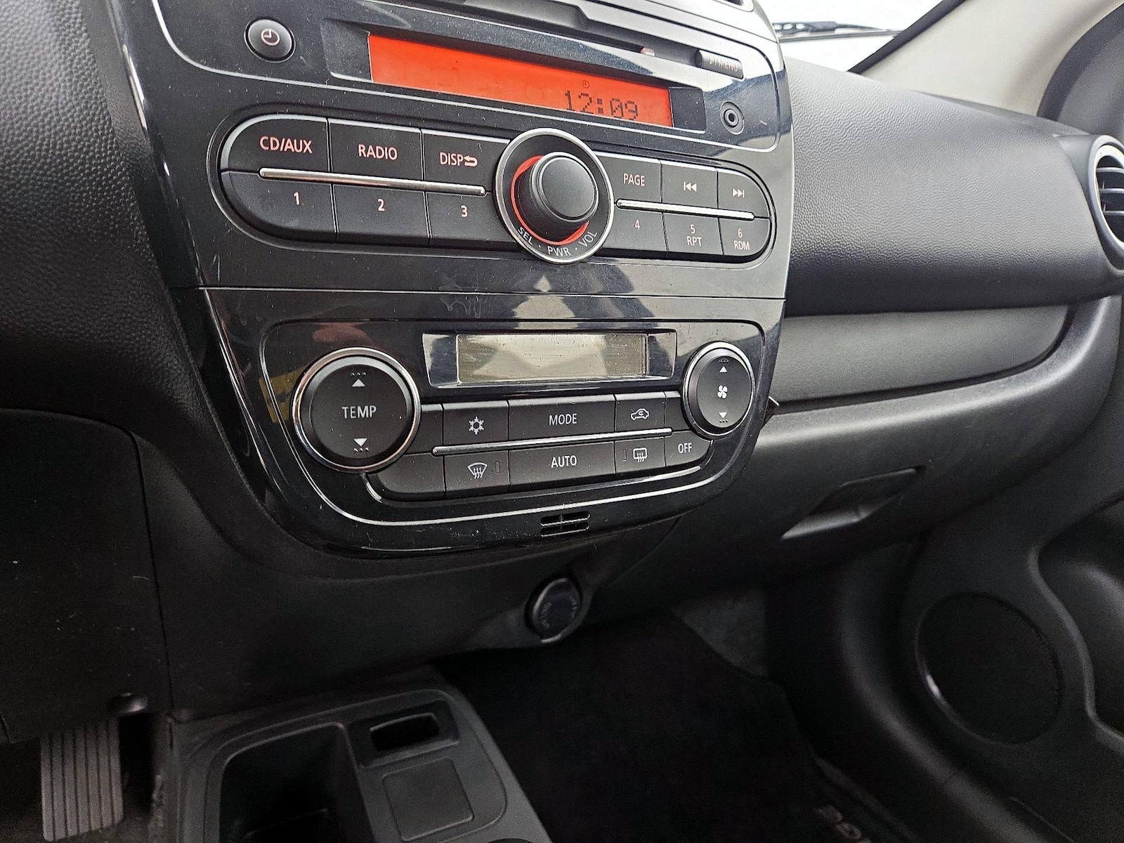 2015 Mitsubishi Mirage ES - Photo 16