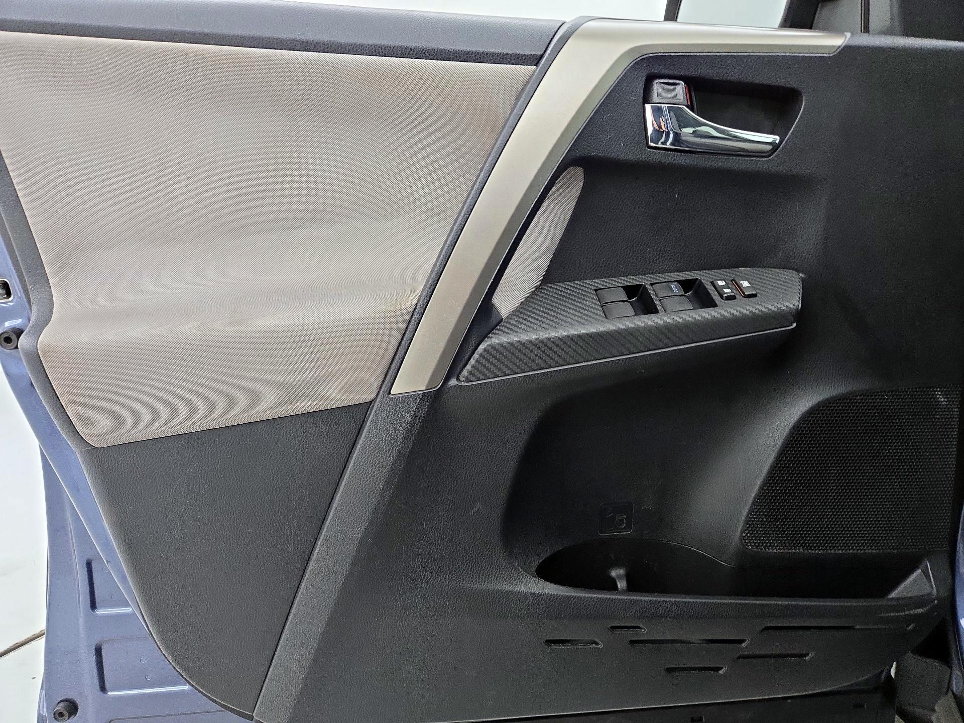 Thumbnail: 2014 Toyota RAV4 - 12