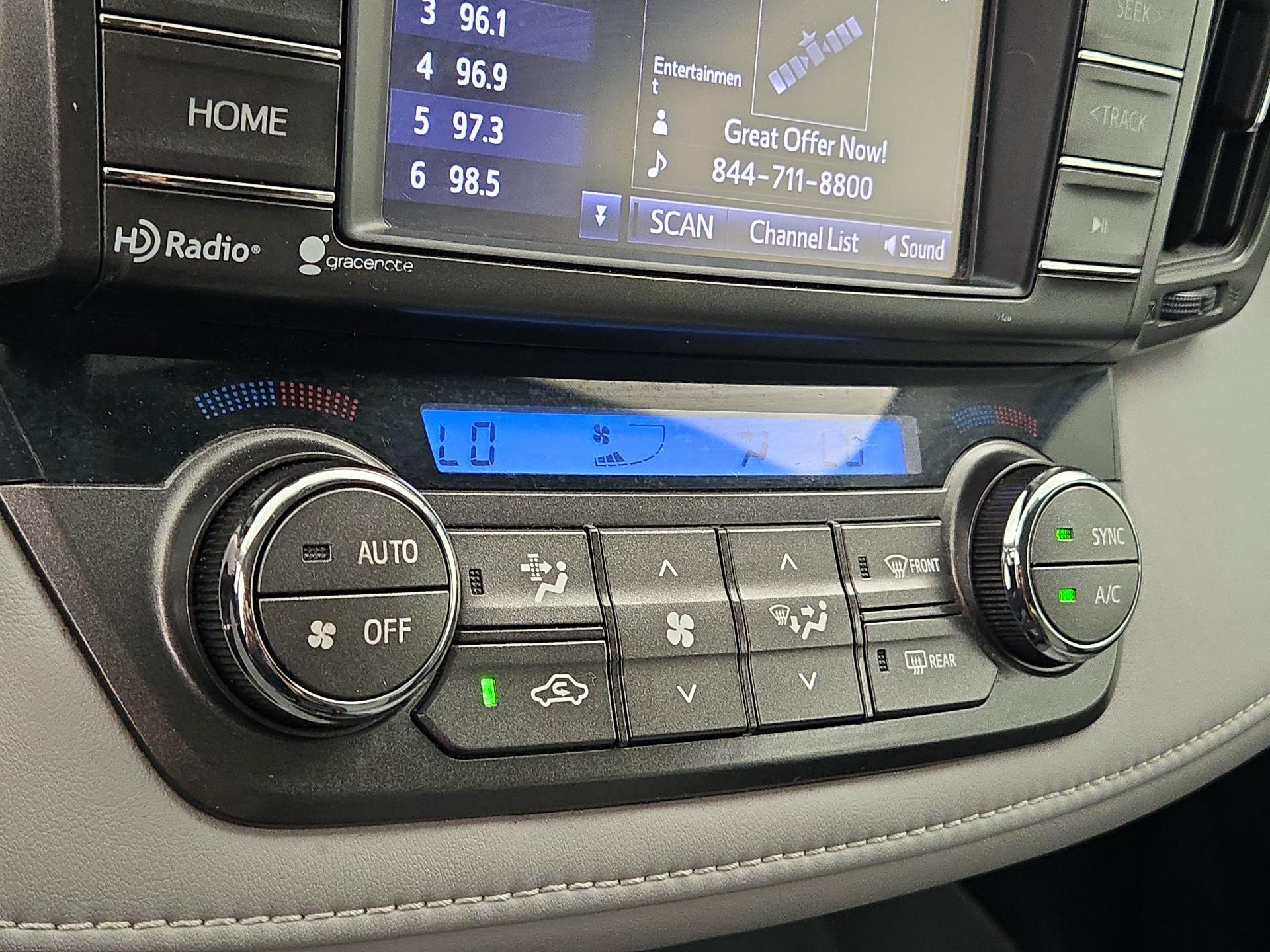 Thumbnail: 2014 Toyota RAV4 - 15