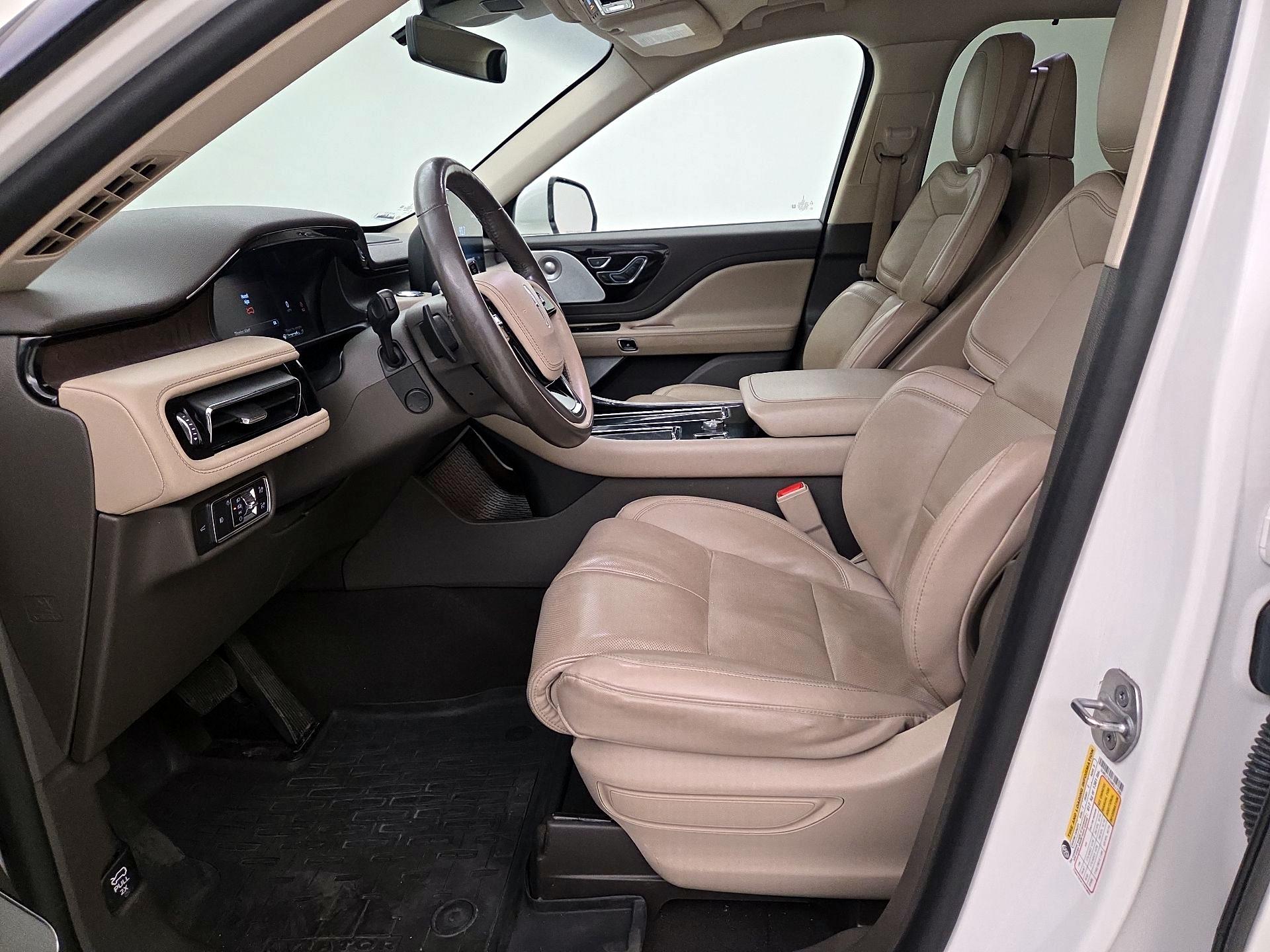 Thumbnail: 2021 Lincoln Aviator - 11