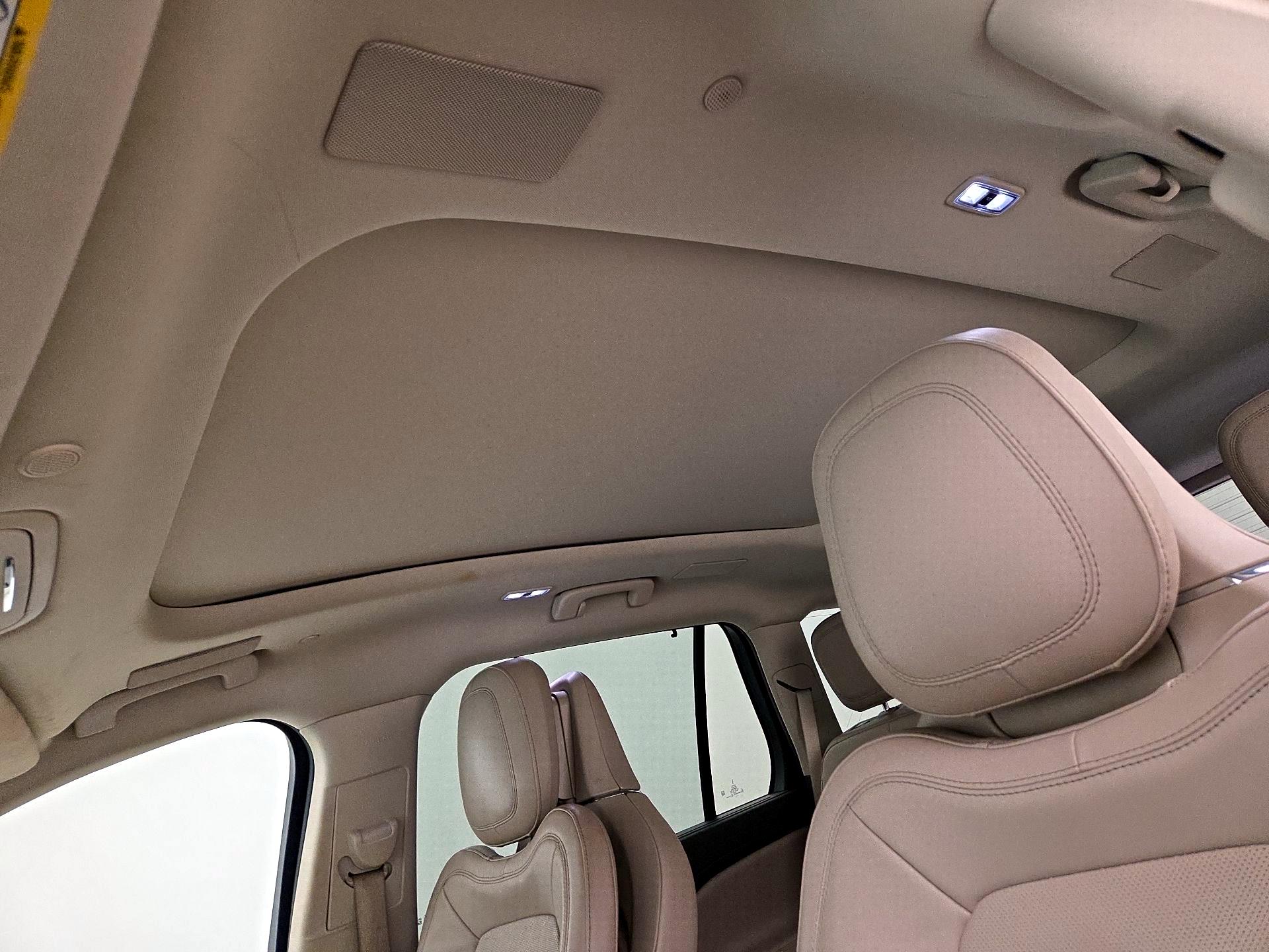 Thumbnail: 2021 Lincoln Aviator - 19