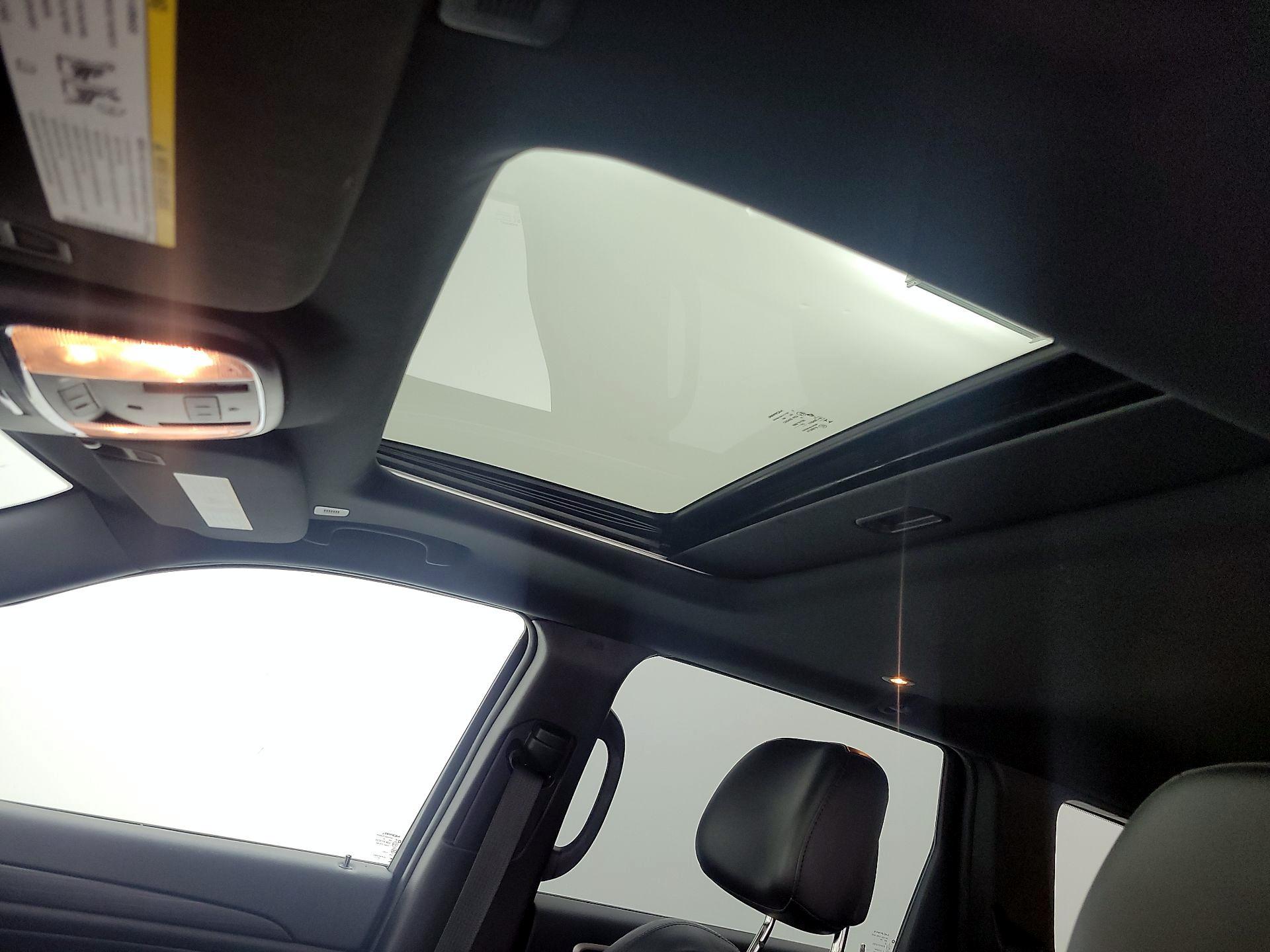 Thumbnail: 2020 Jeep Grand Cherokee - 17