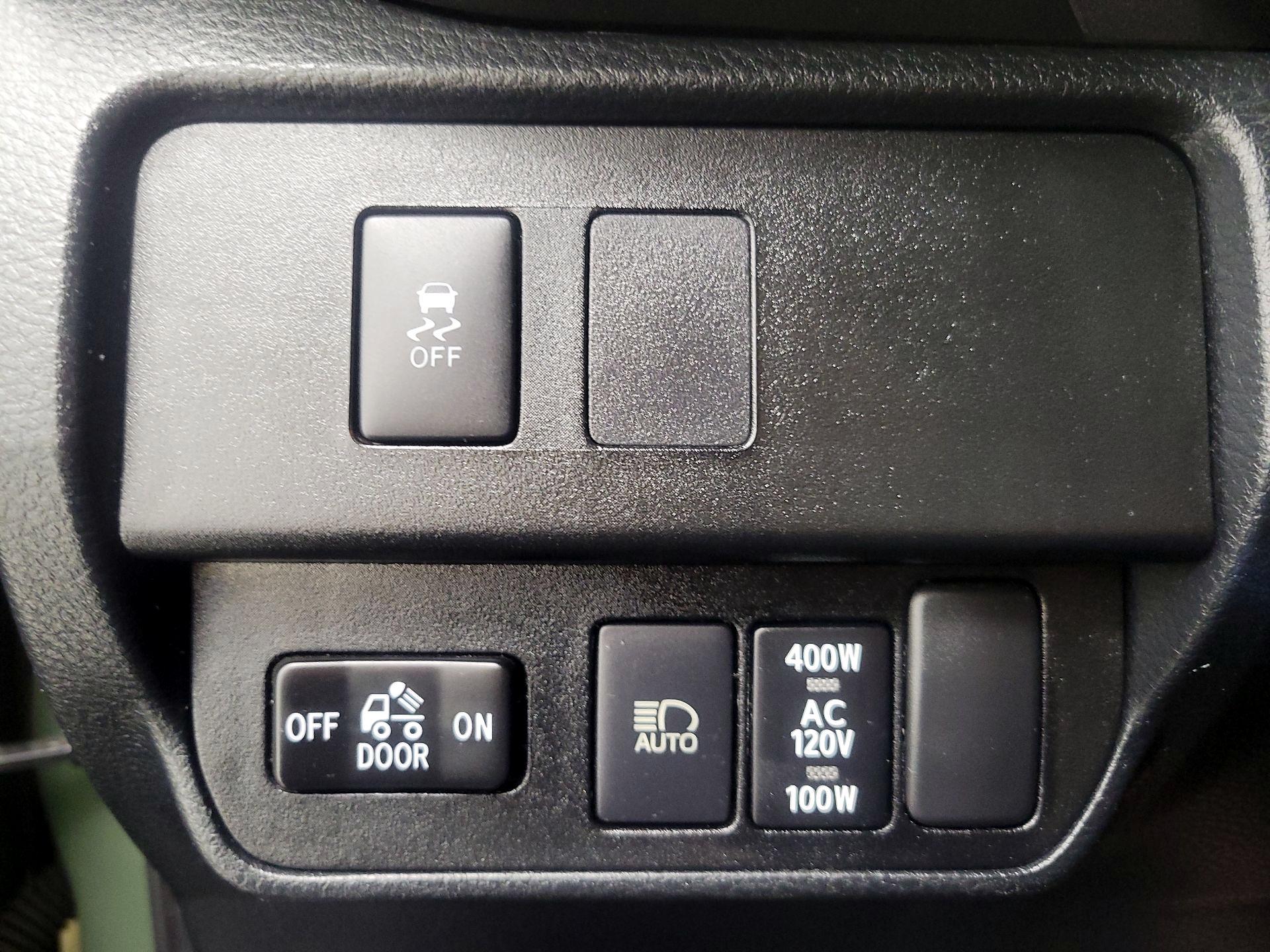 Thumbnail: 2022 Toyota Tacoma - 13