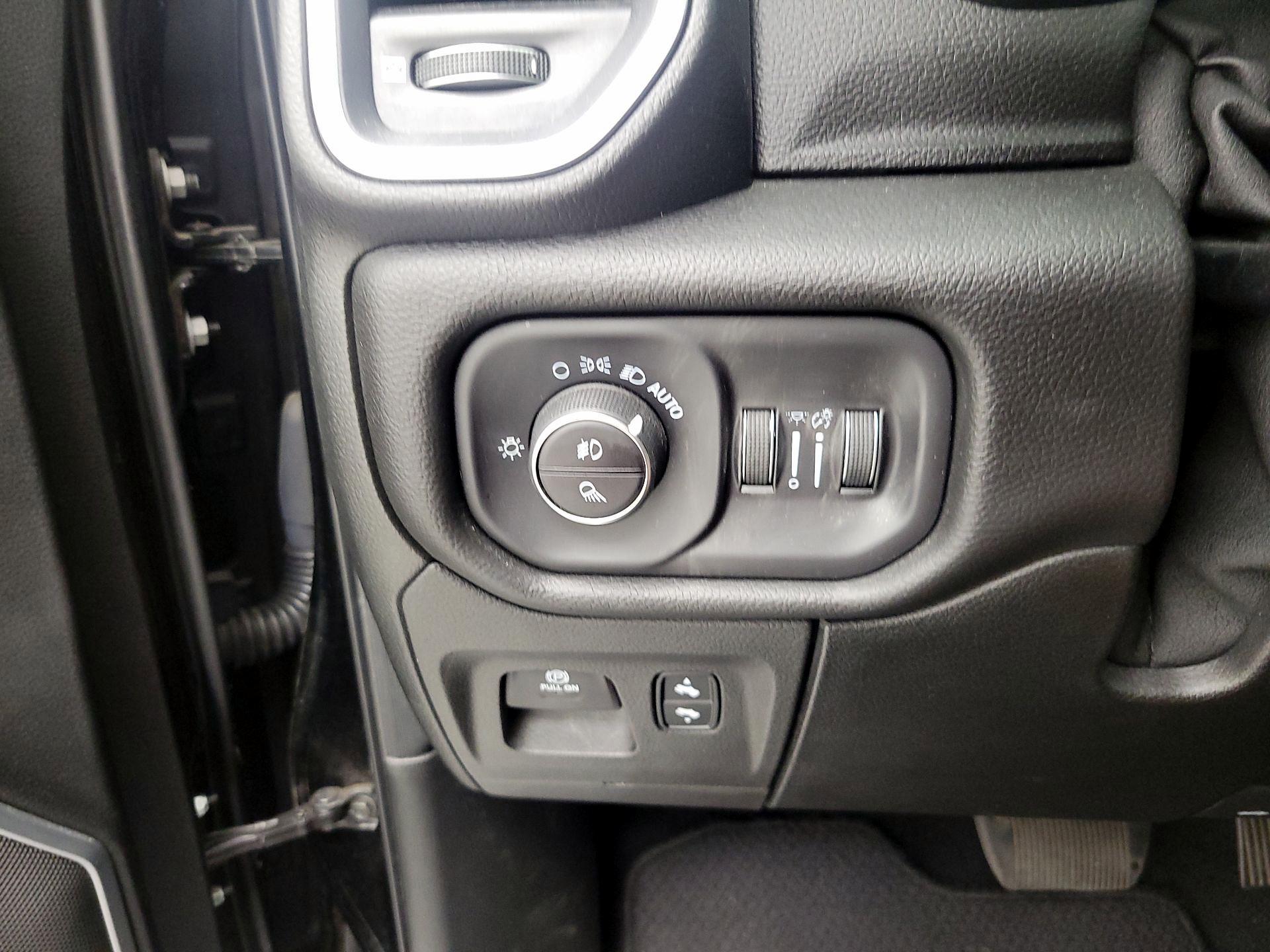 Thumbnail: 2019 RAM 1500 - 13