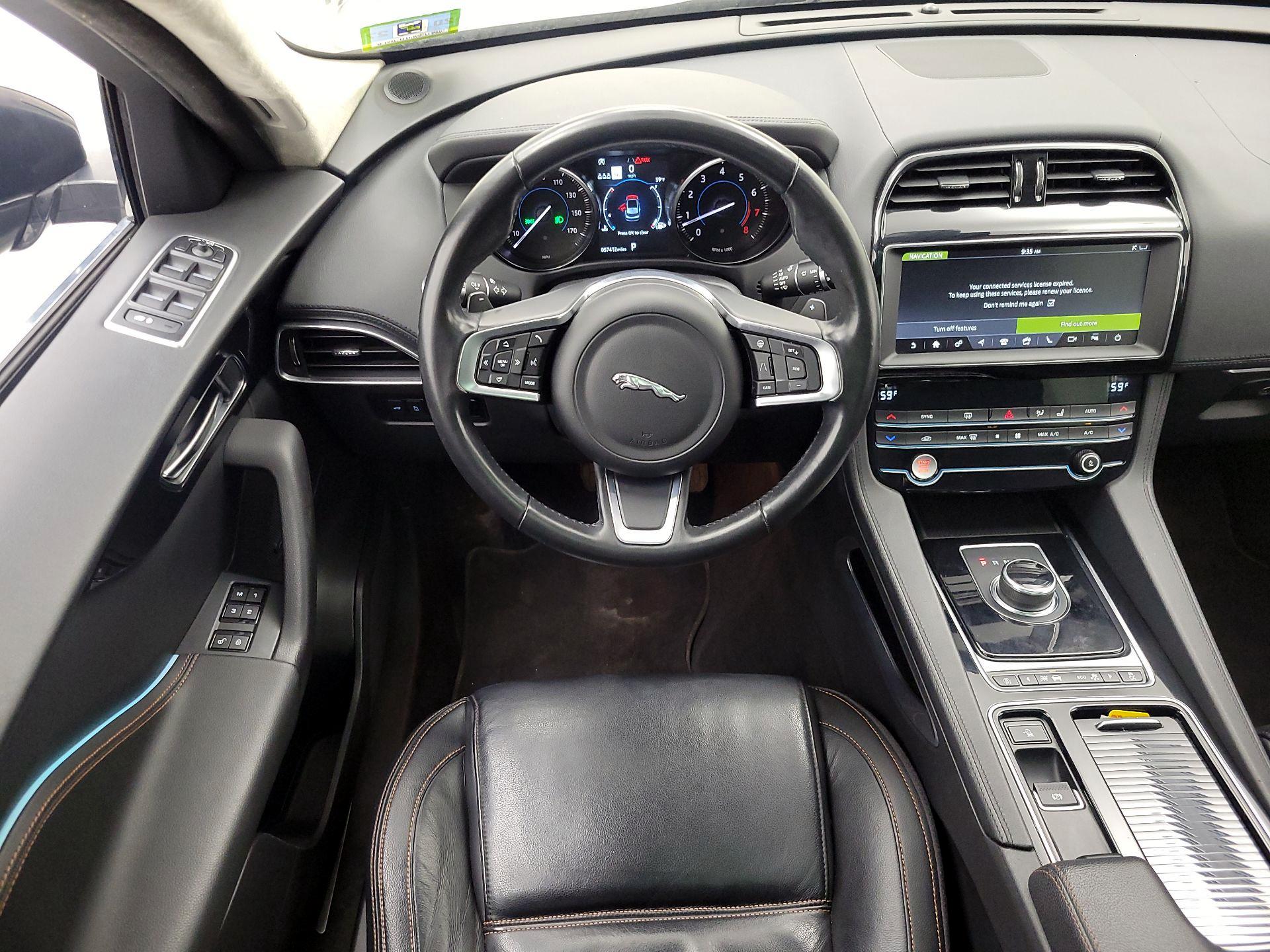 Thumbnail: 2020 Jaguar F-Pace - 10