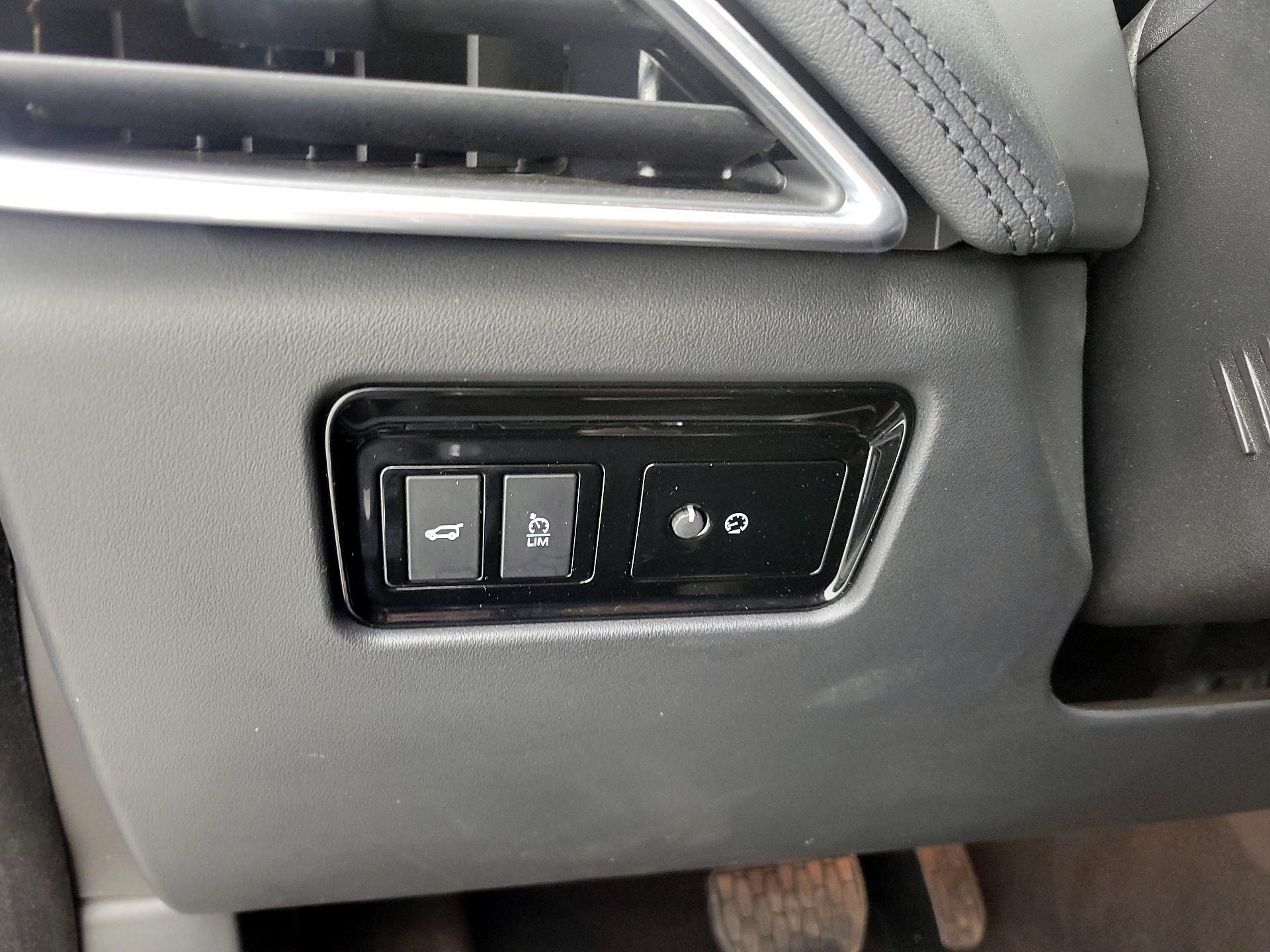 Thumbnail: 2020 Jaguar F-Pace - 13