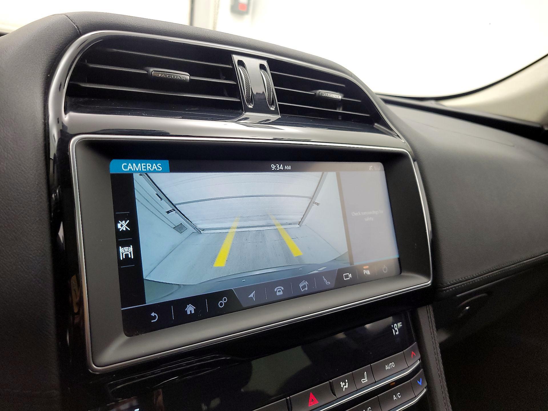 Thumbnail: 2020 Jaguar F-Pace - 15