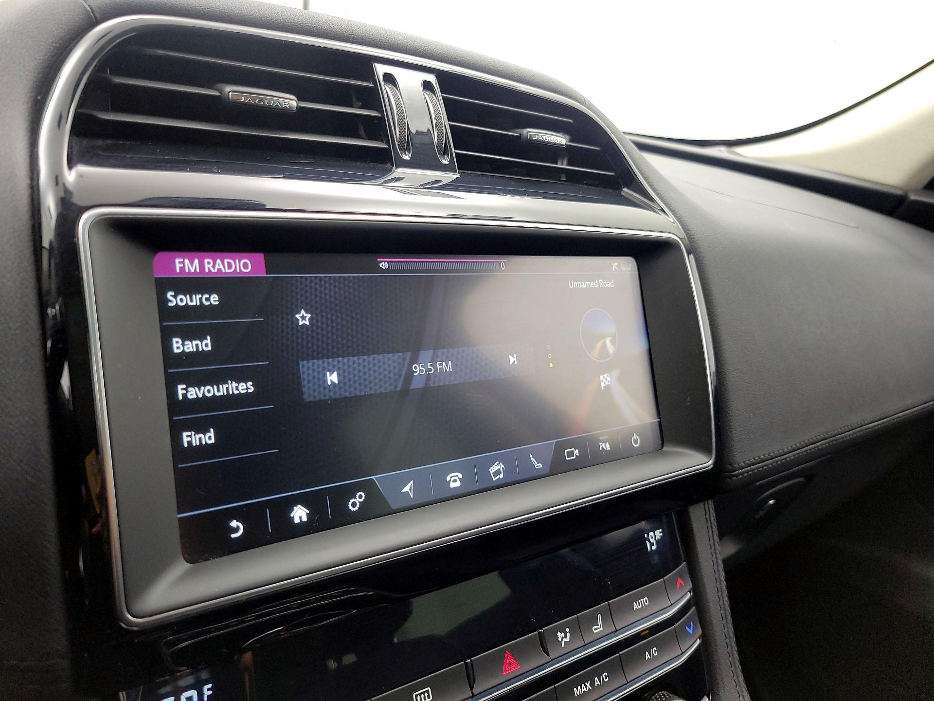 Thumbnail: 2020 Jaguar F-Pace - 16