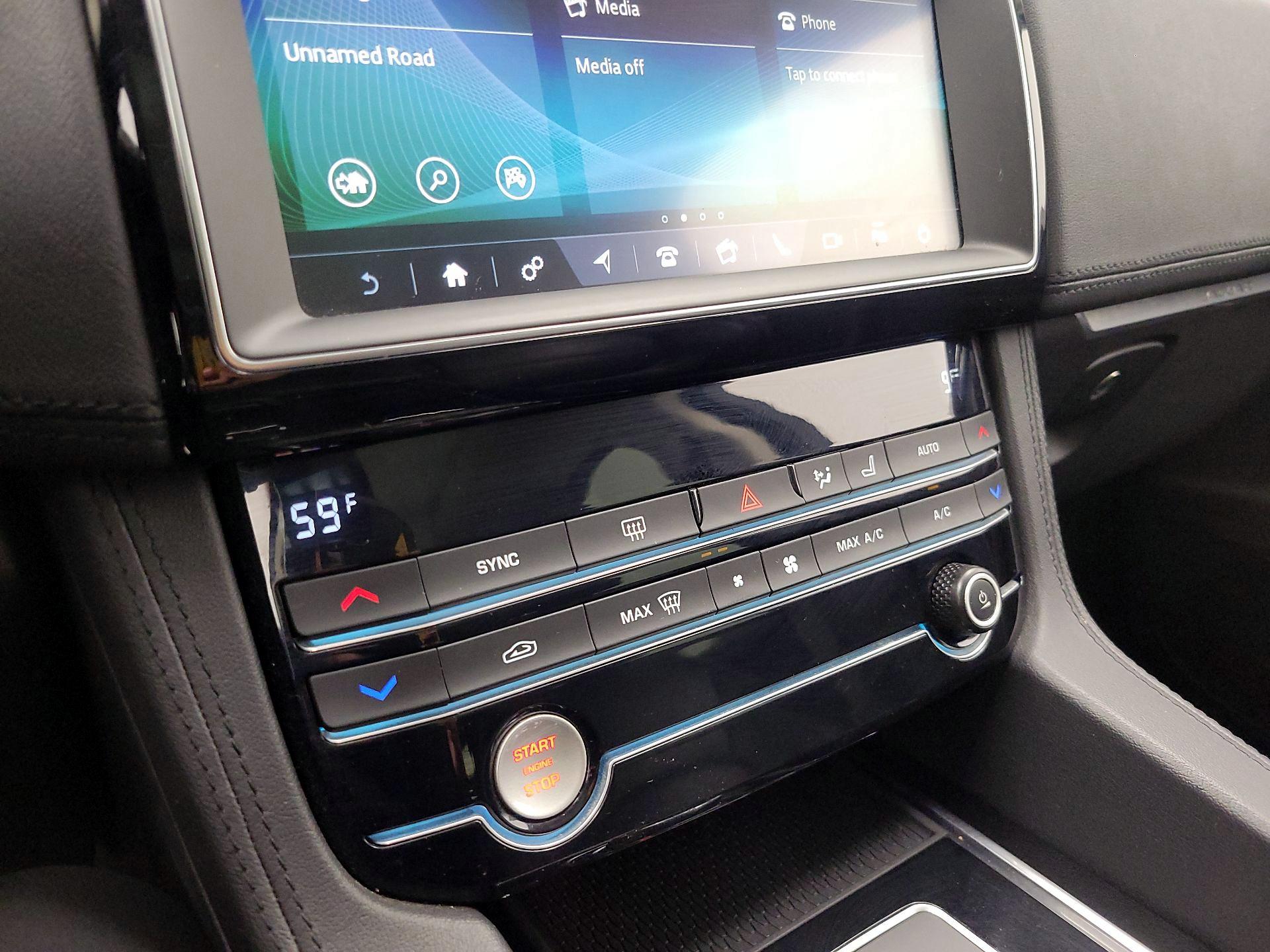 Thumbnail: 2020 Jaguar F-Pace - 17