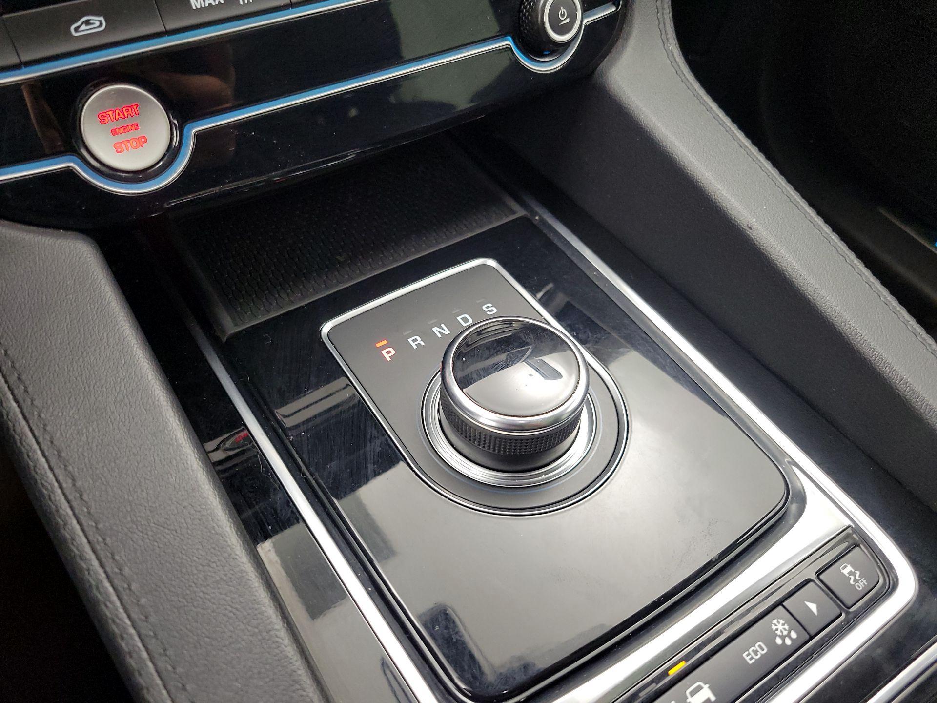 Thumbnail: 2020 Jaguar F-Pace - 18