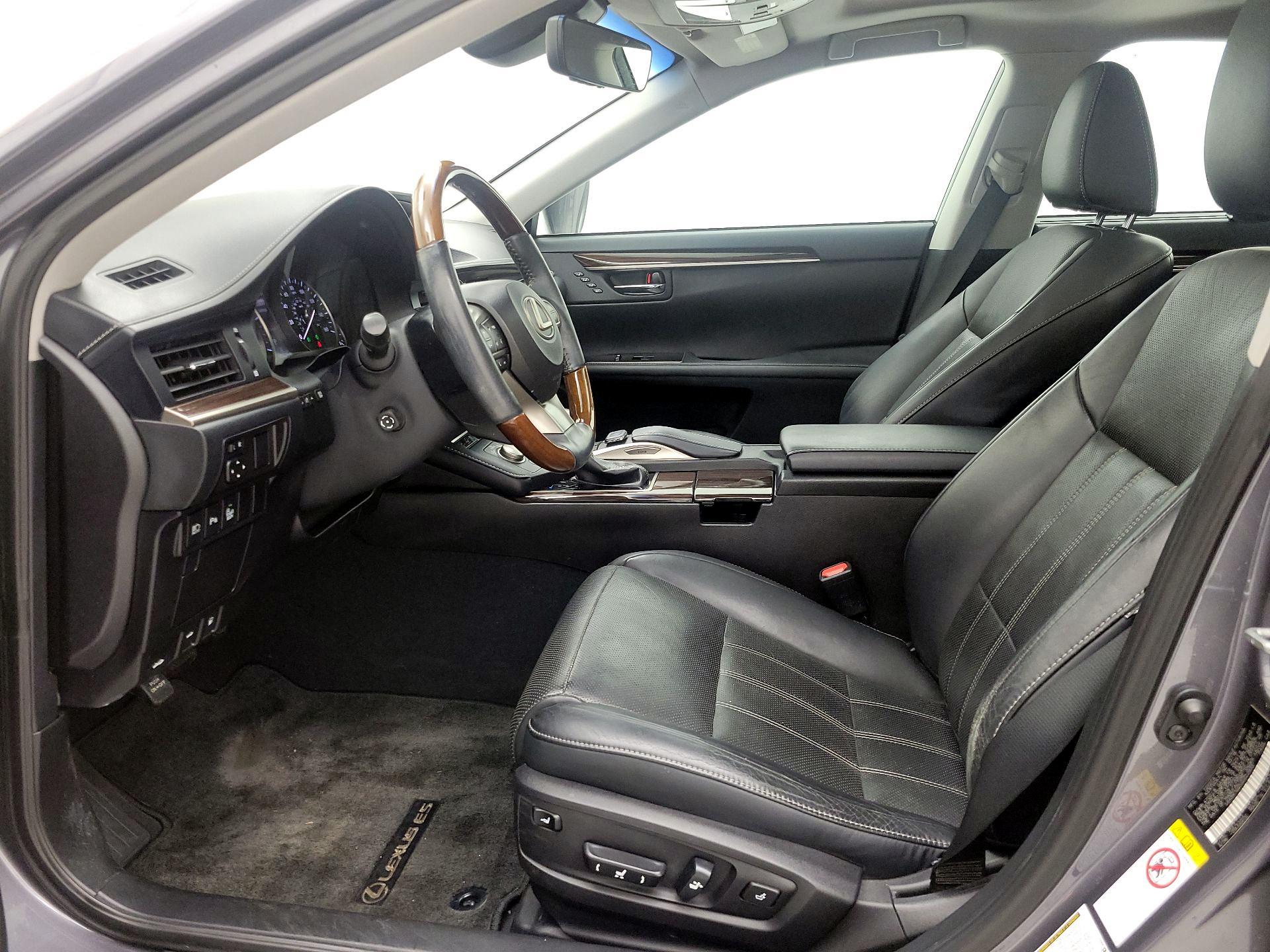 Thumbnail: 2016 Lexus ES - 11