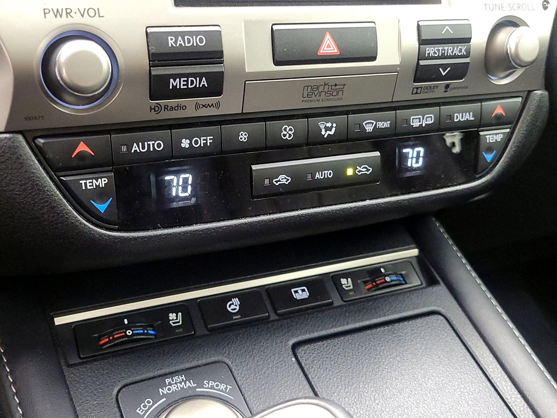 Thumbnail: 2016 Lexus ES - 17