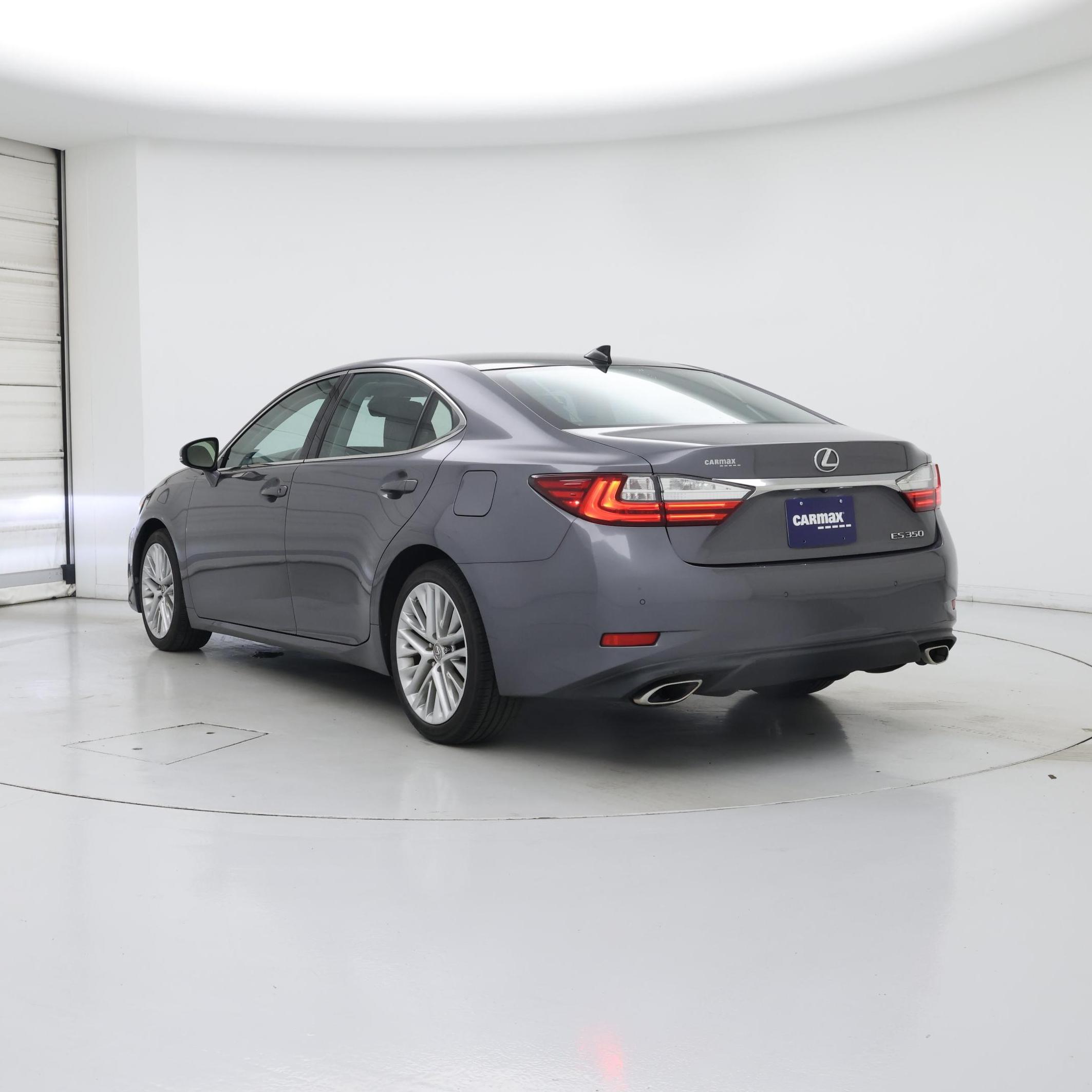 Thumbnail: 2016 Lexus ES - 2