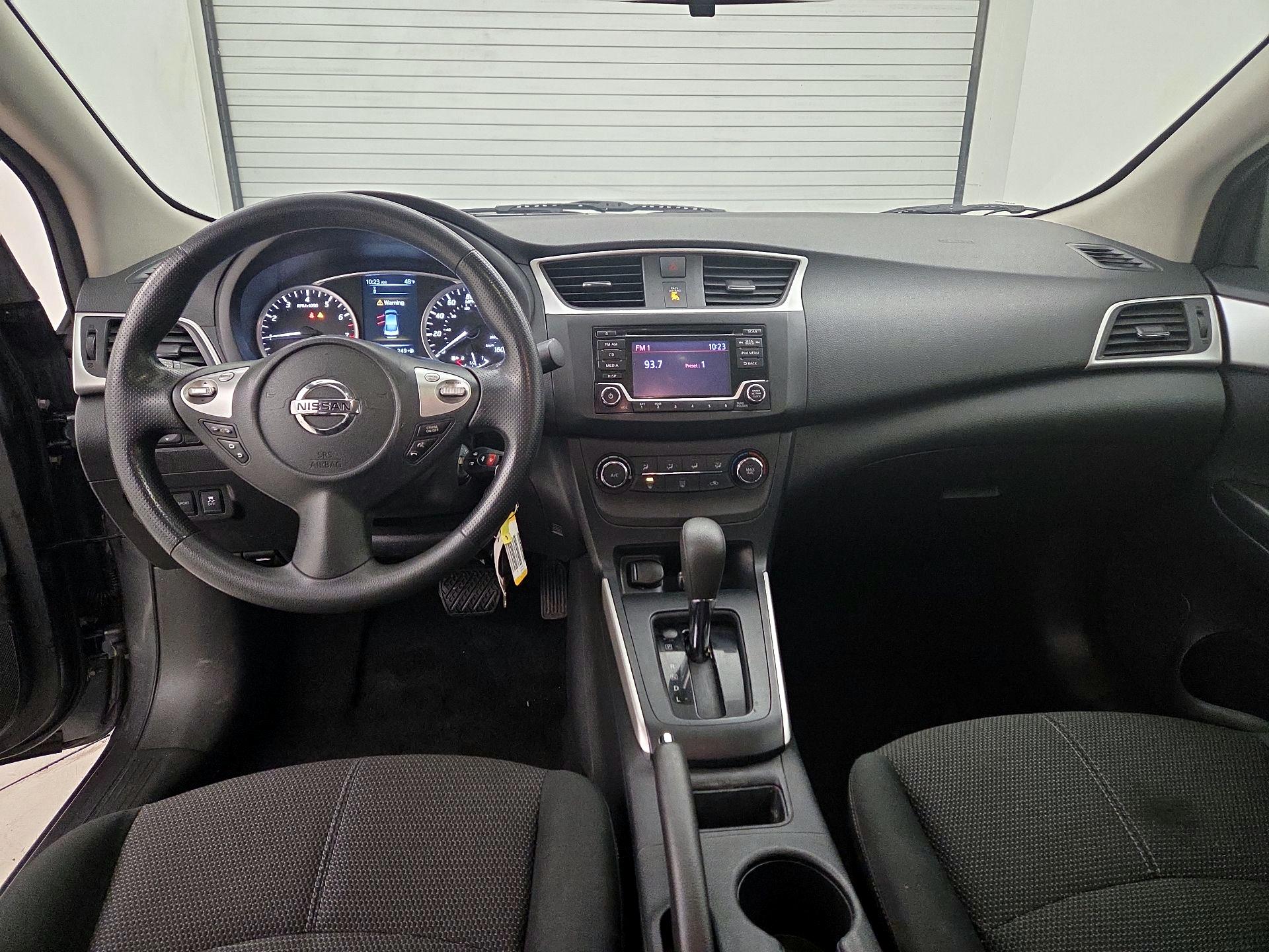 Thumbnail: 2018 Nissan Sentra - 9