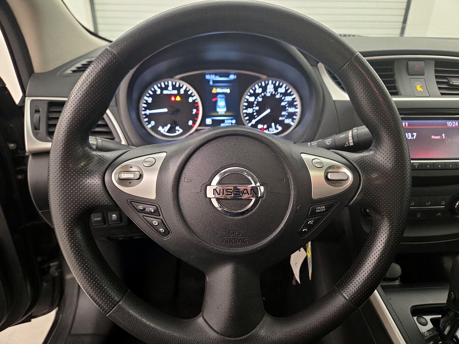 Thumbnail: 2018 Nissan Sentra - 10