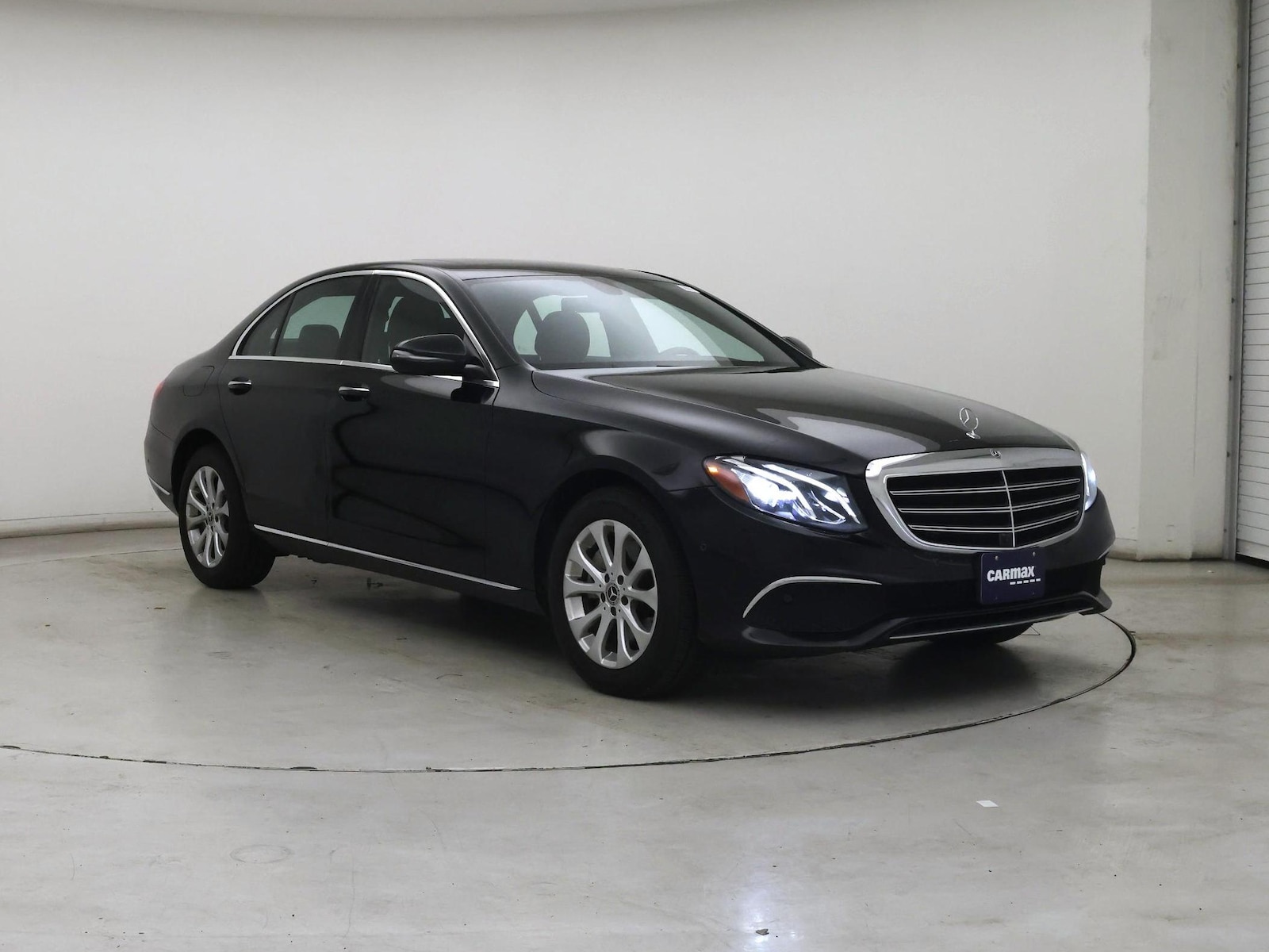 2019 Mercedes-Benz E-Class E300 - Photo 2