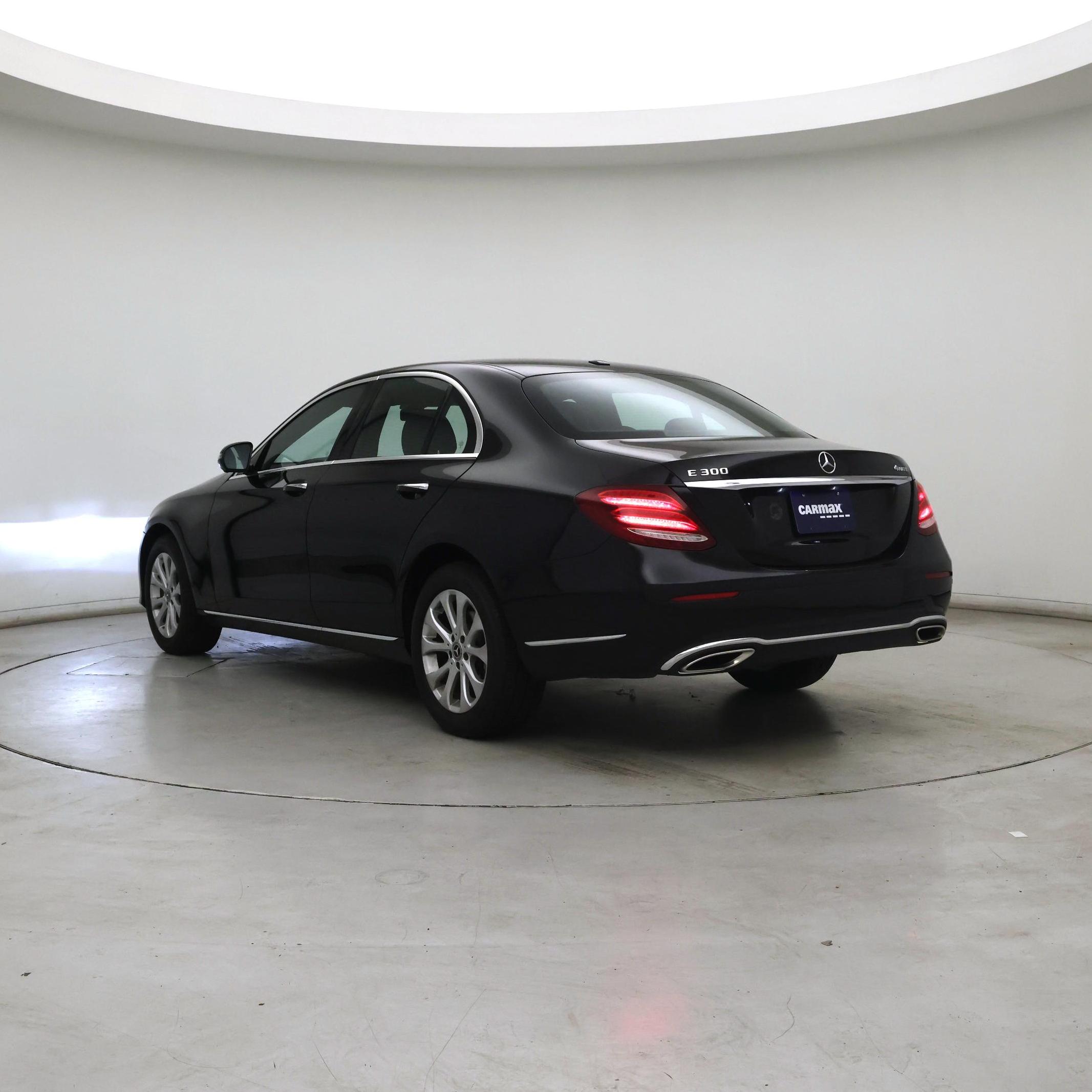 Thumbnail: 2019 Mercedes-Benz E-Class - 2
