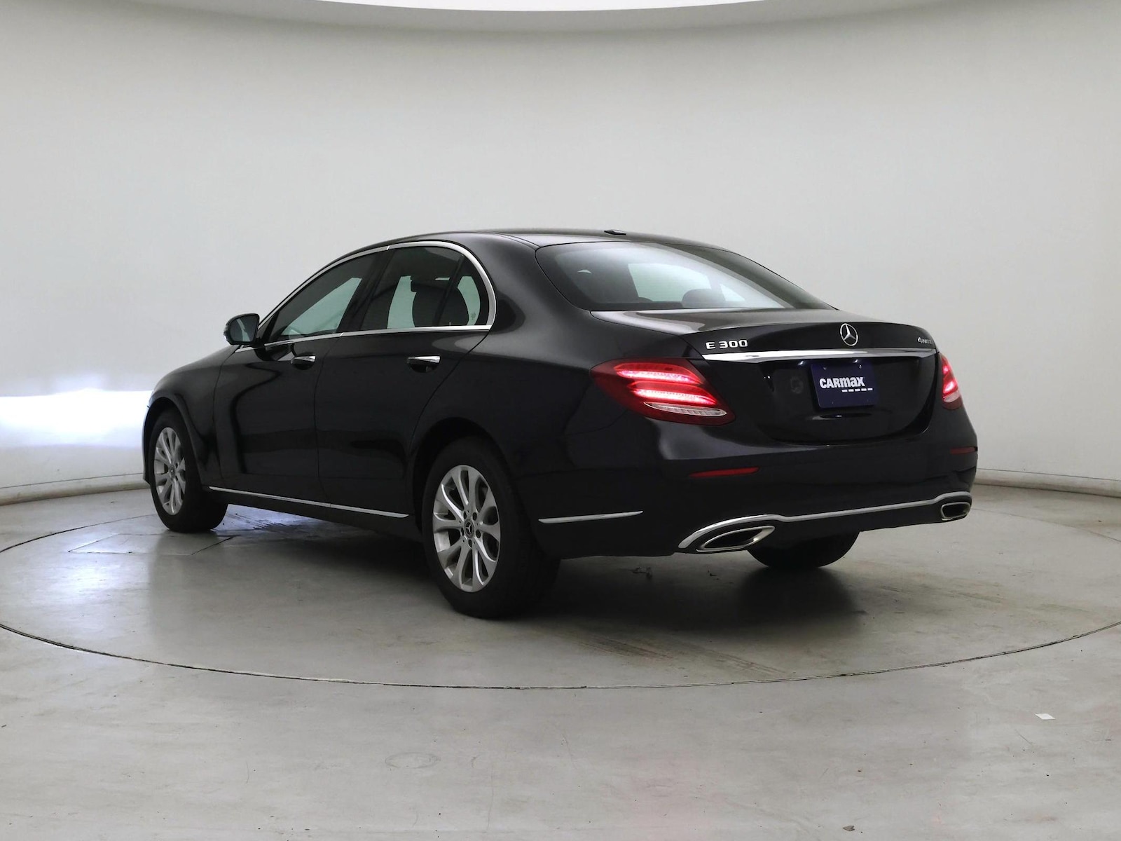 2019 Mercedes-Benz E-Class E300 - Photo 3