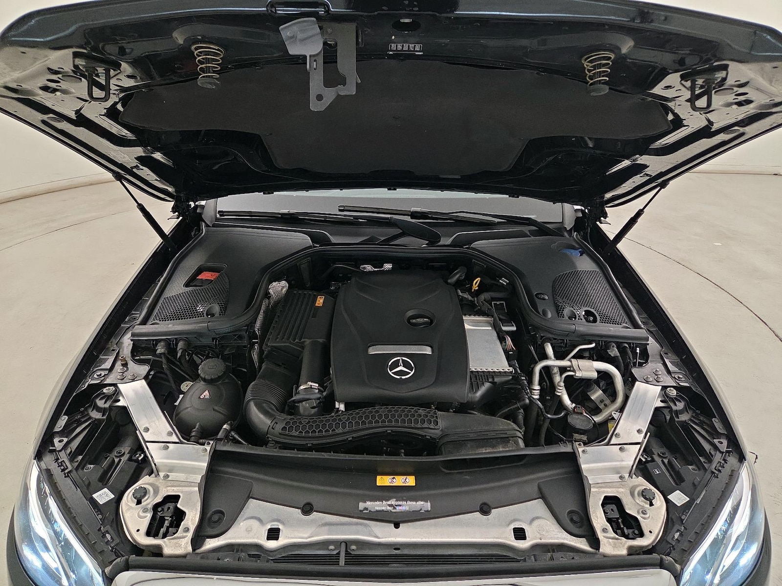 2019 Mercedes-Benz E-Class E300 - Photo 23