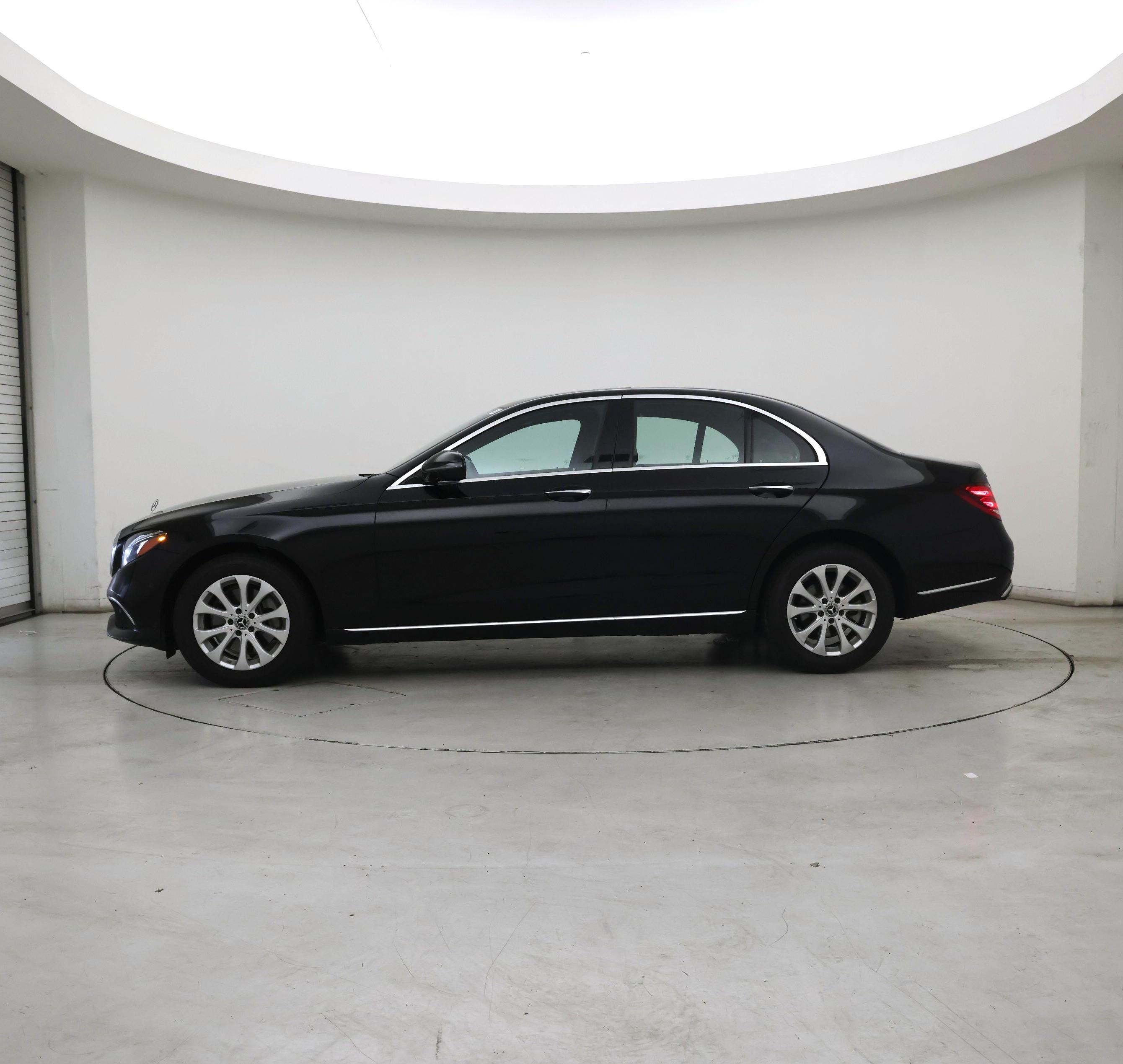 Thumbnail: 2019 Mercedes-Benz E-Class - 3