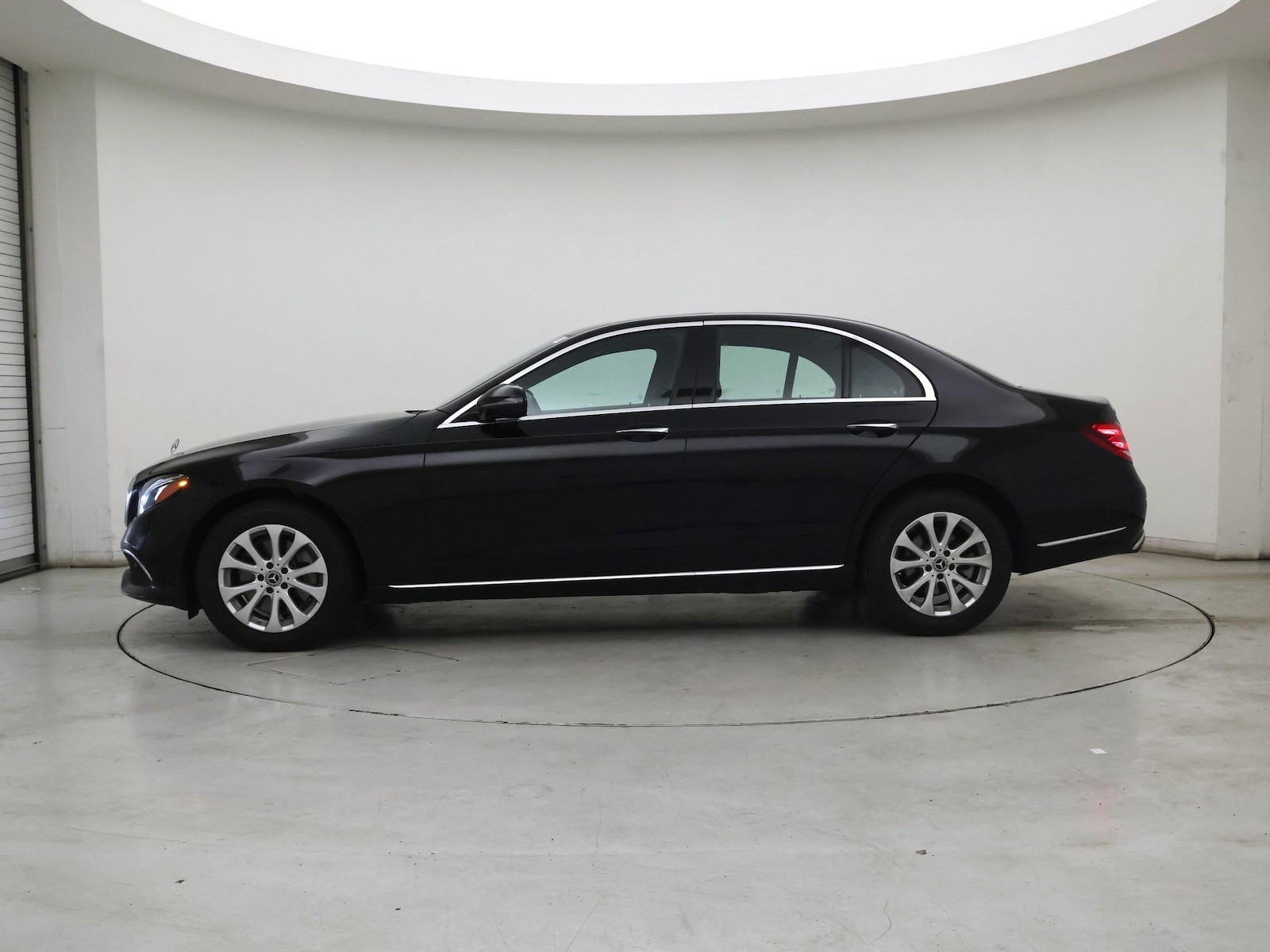 2019 Mercedes-Benz E-Class E300 - Photo 4