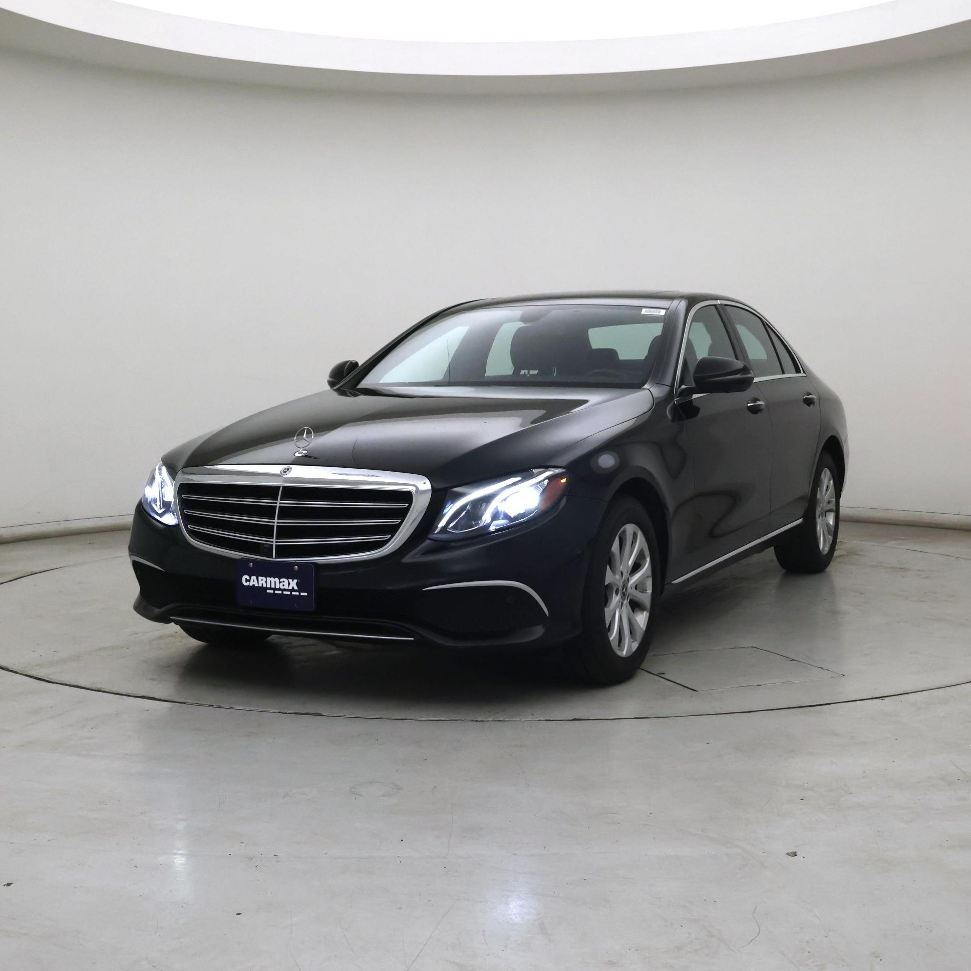 Thumbnail: 2019 Mercedes-Benz E-Class - 4