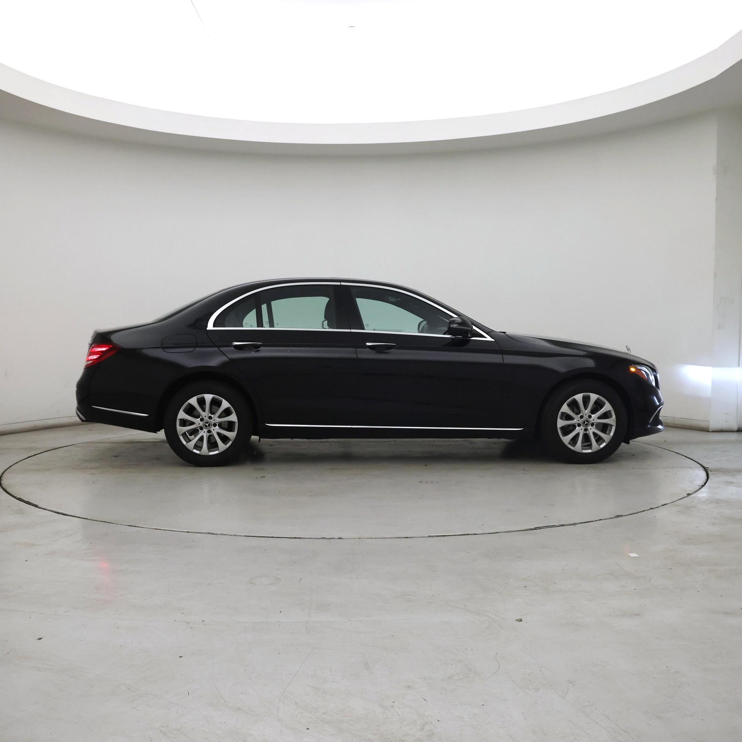 Thumbnail: 2019 Mercedes-Benz E-Class - 7