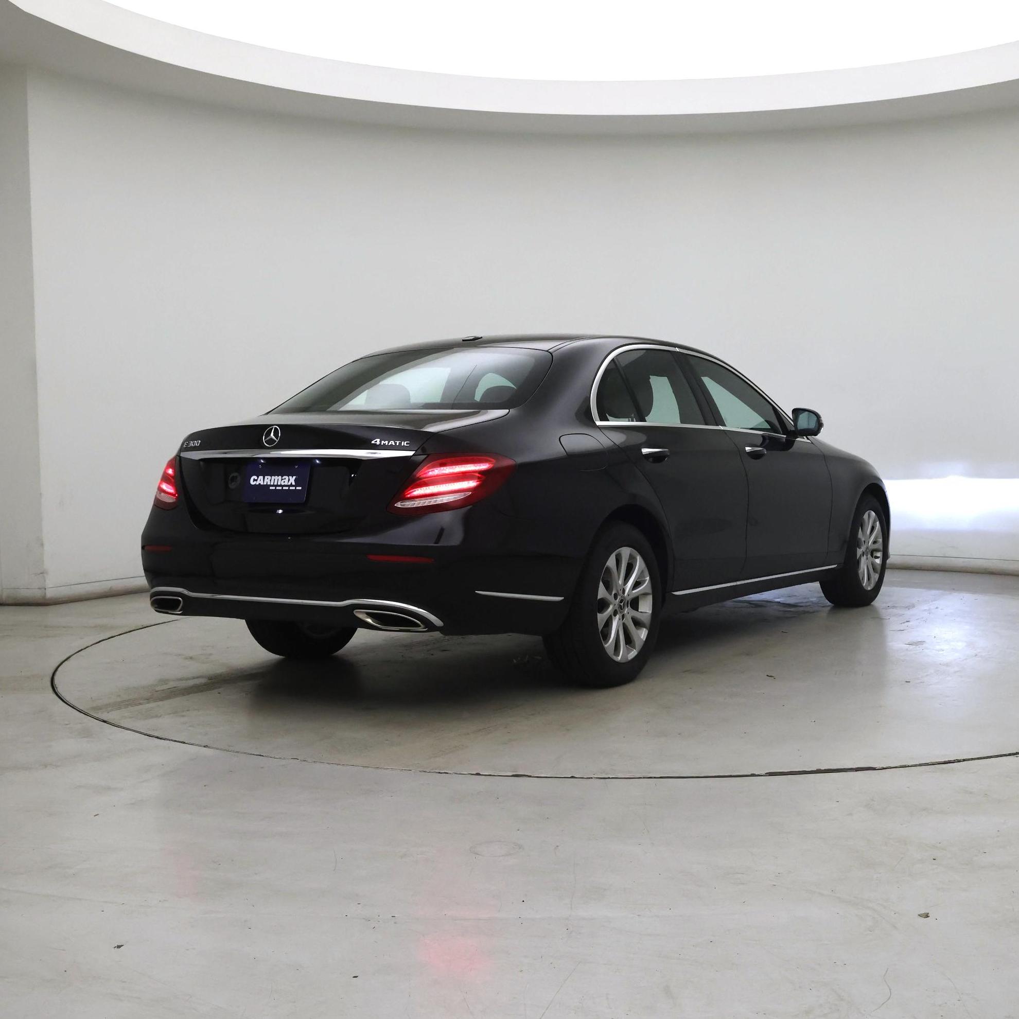 Thumbnail: 2019 Mercedes-Benz E-Class - 8