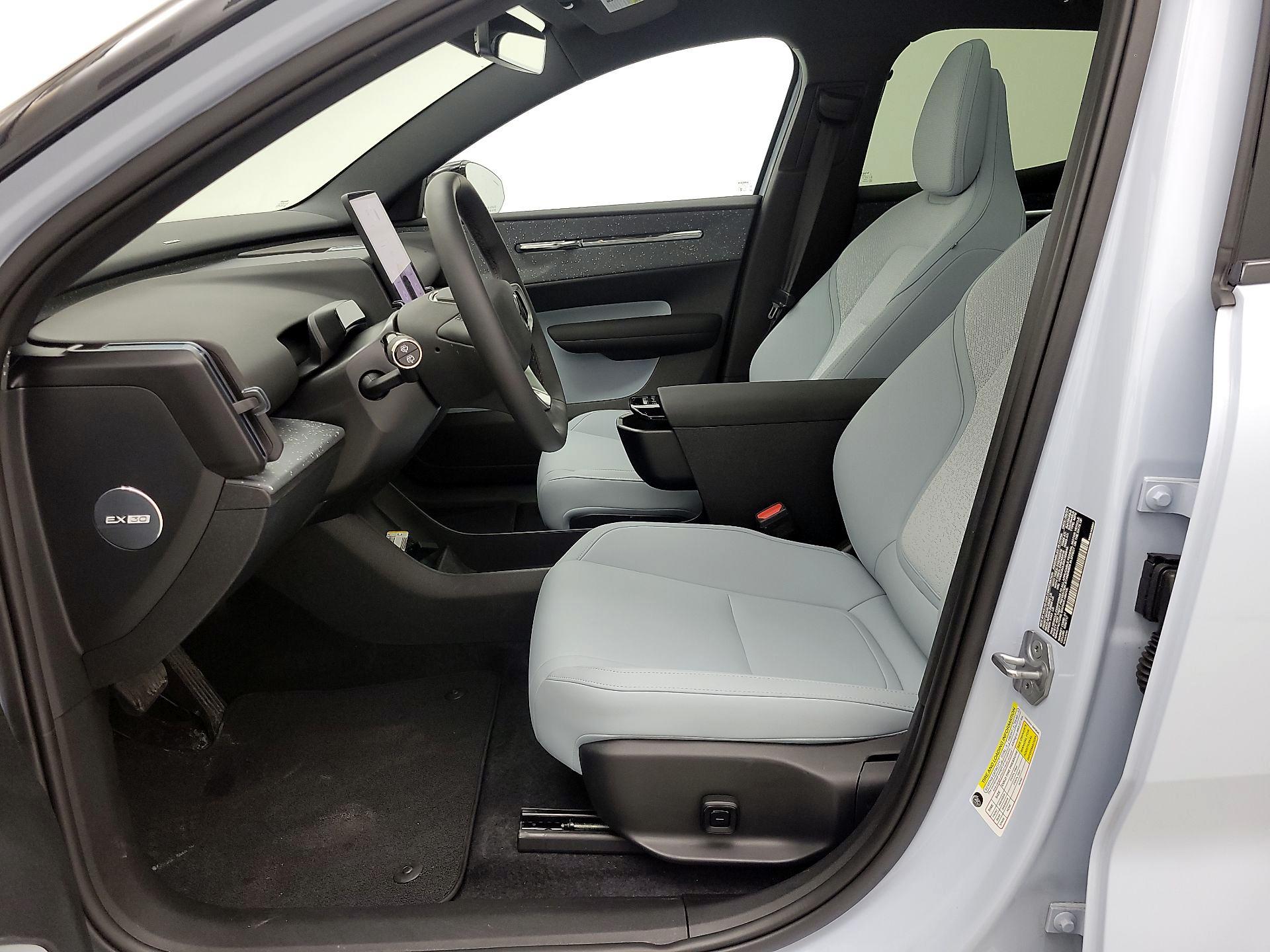 Thumbnail: 2025 Volvo EX30 - 11