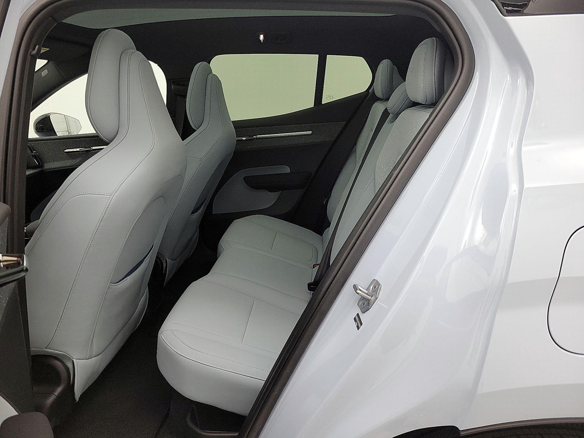 Thumbnail: 2025 Volvo EX30 - 19