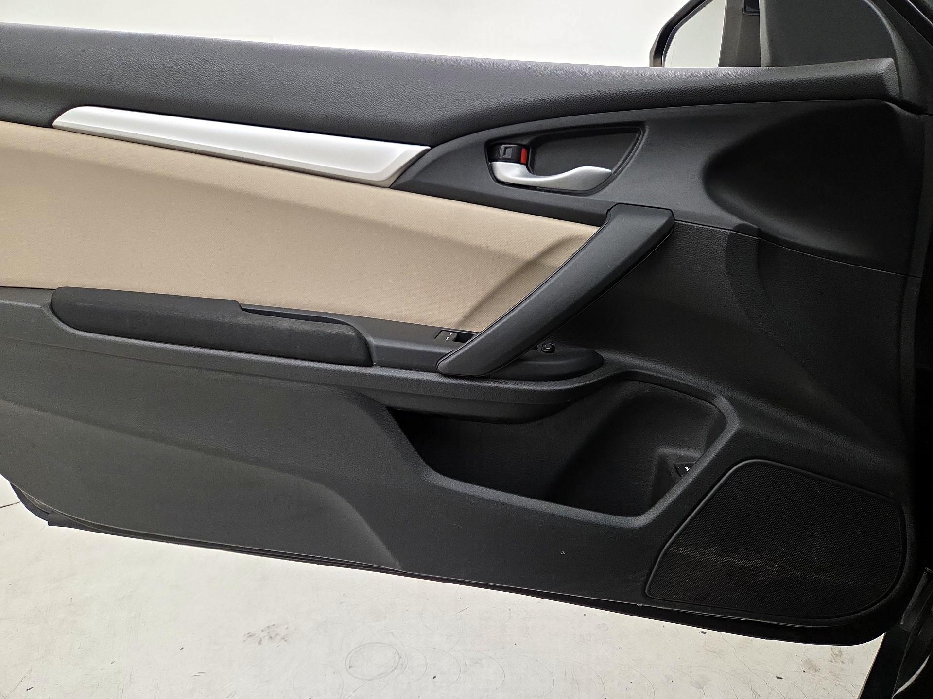 Thumbnail: 2016 Honda Civic - 12