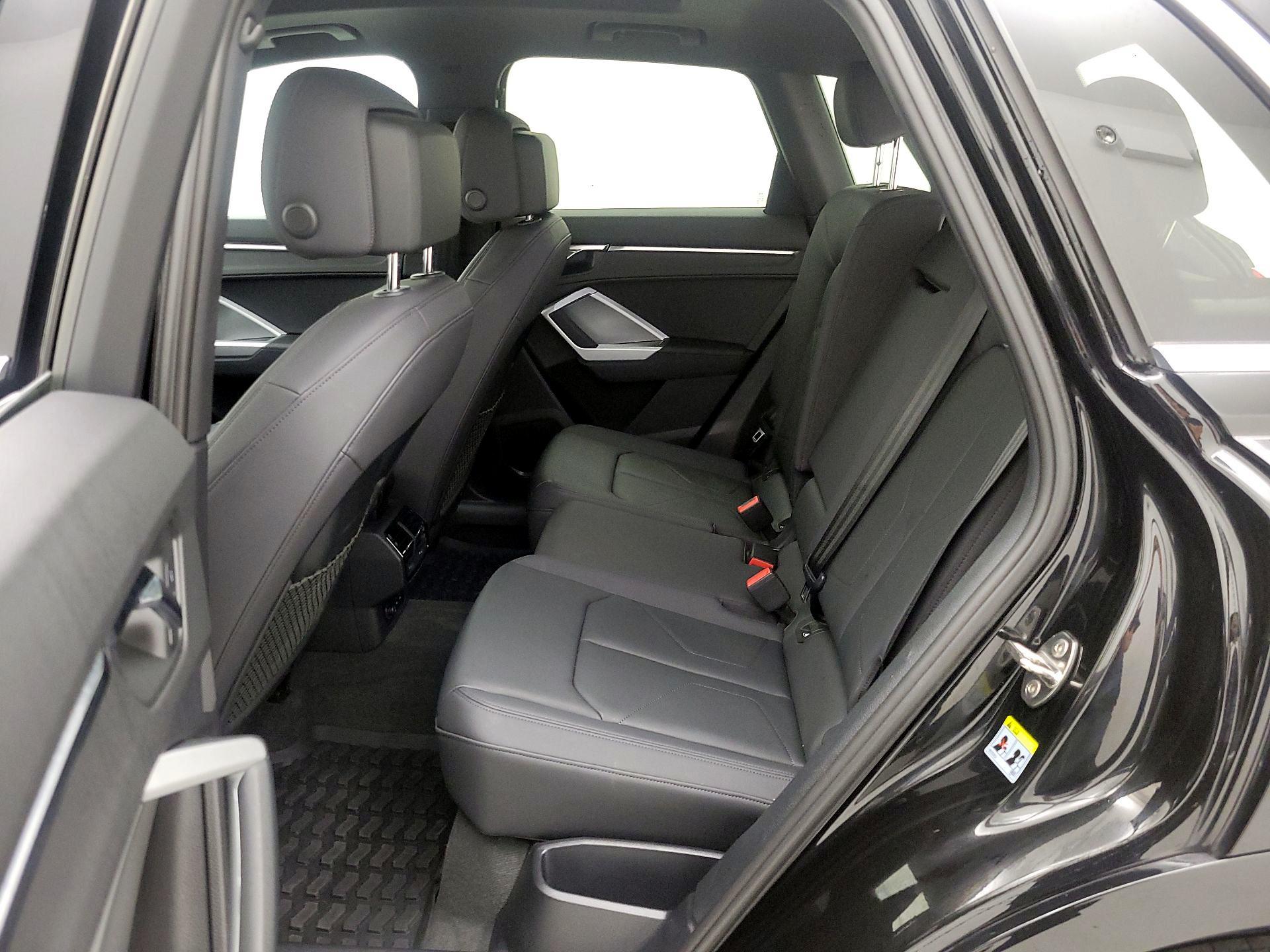 Thumbnail: 2020 Audi Q3 - 19