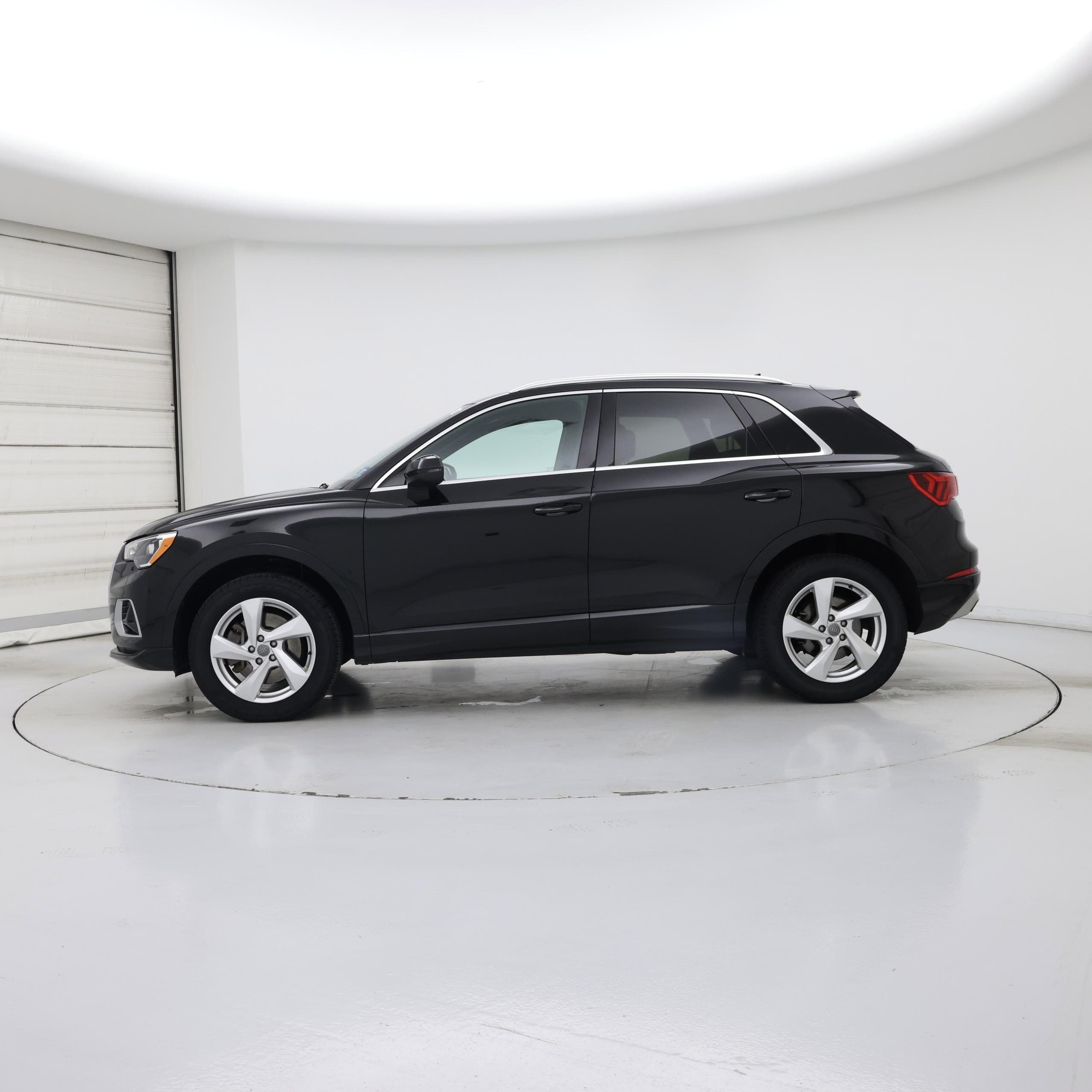 Thumbnail: 2020 Audi Q3 - 3