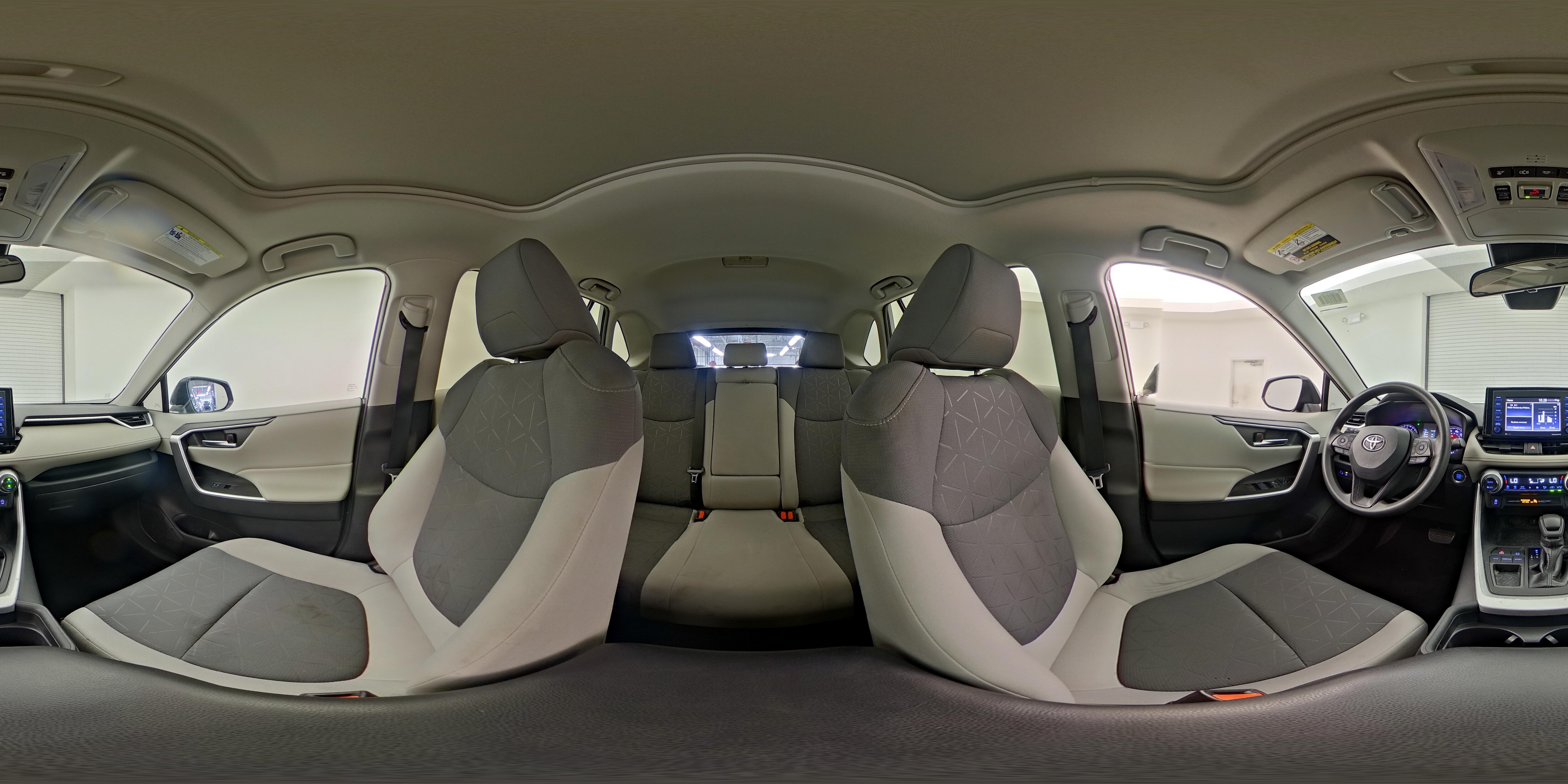 2020 Toyota RAV4 XLE - Photo 24