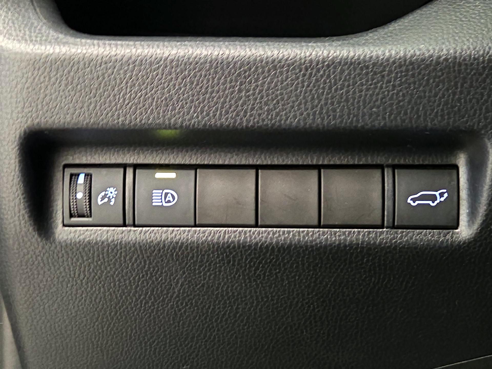 Thumbnail: 2020 Toyota RAV4 - 13