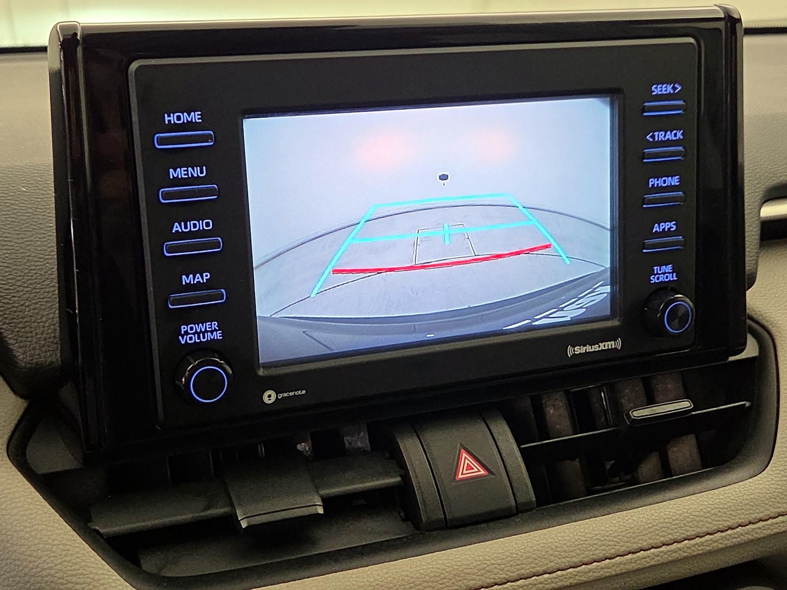 2020 Toyota RAV4 XLE - Photo 15