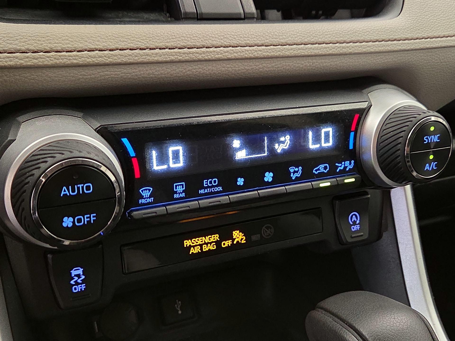 Thumbnail: 2020 Toyota RAV4 - 16
