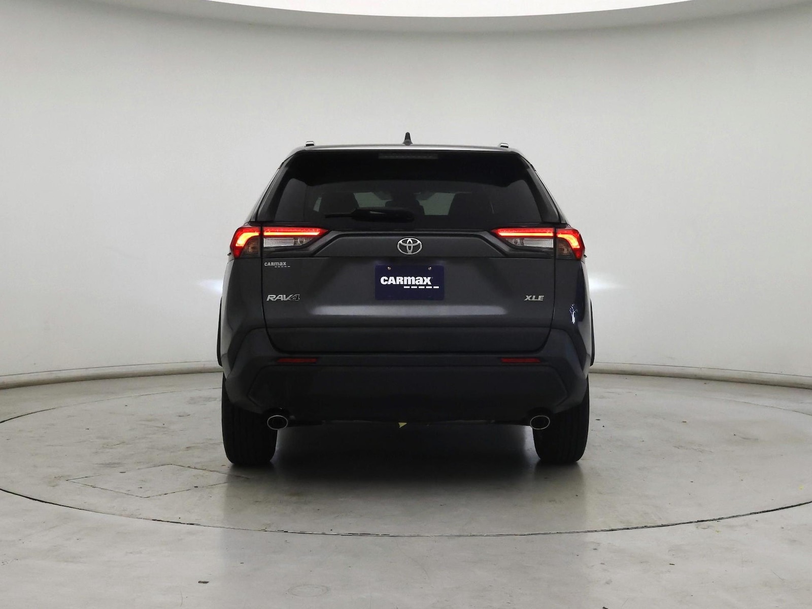 2020 Toyota RAV4 XLE - Photo 7
