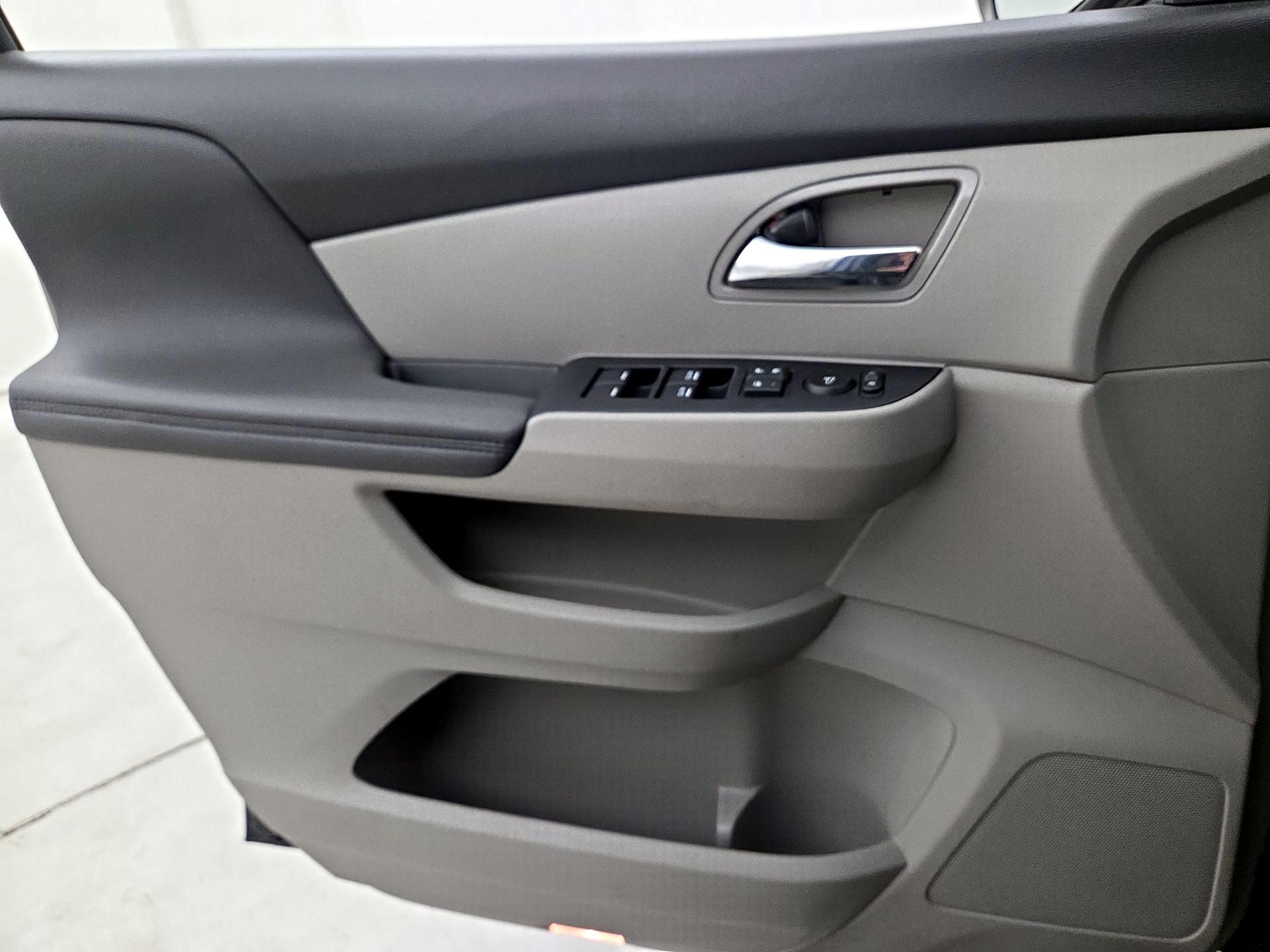 Thumbnail: 2015 Honda Odyssey - 12