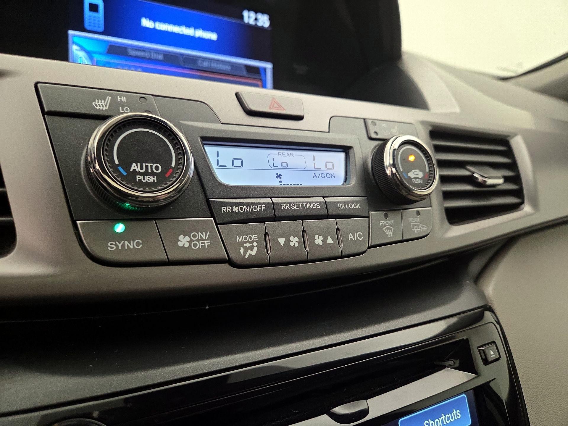 Thumbnail: 2015 Honda Odyssey - 17