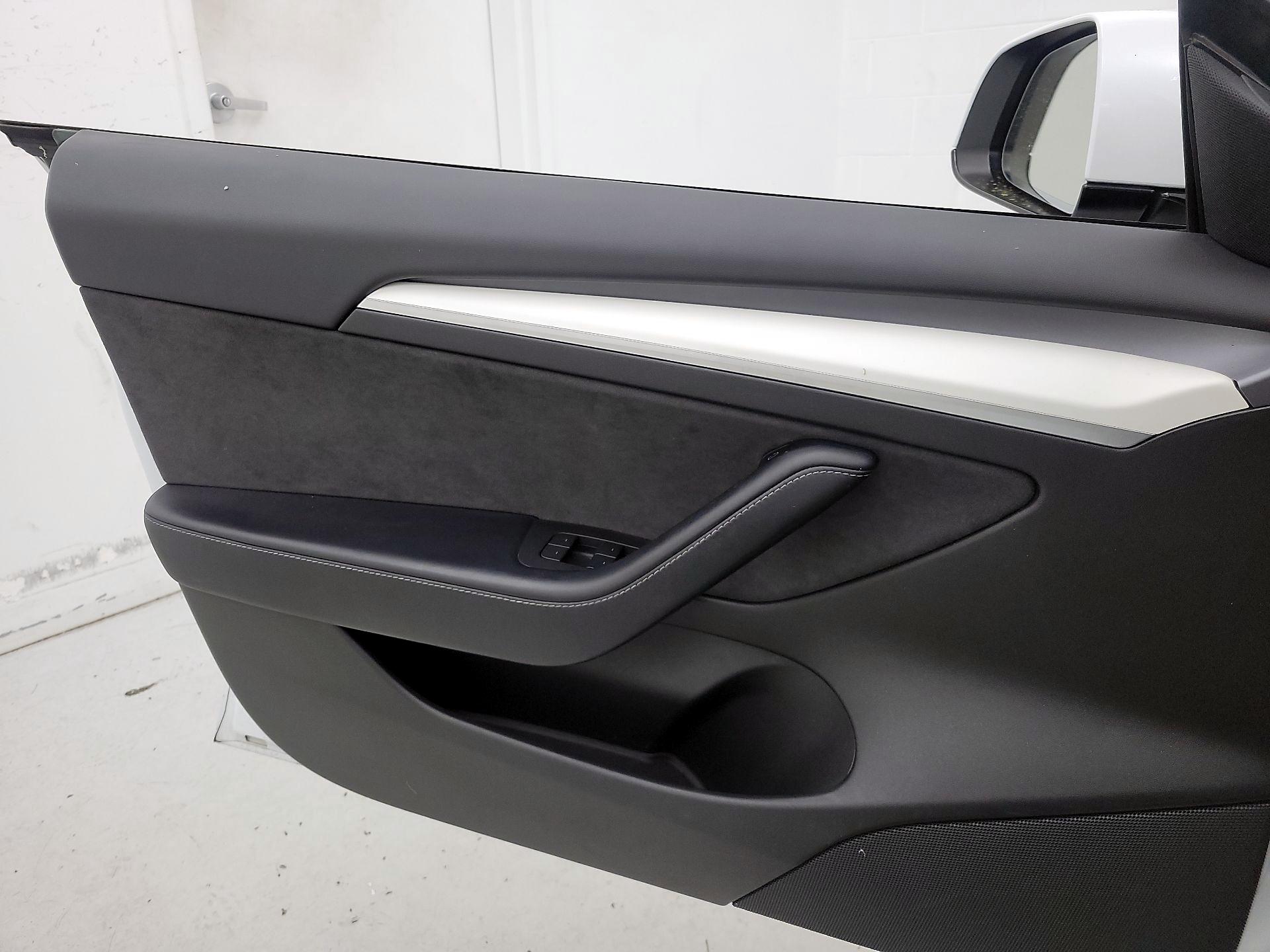 Thumbnail: 2022 Tesla Model 3 - 12